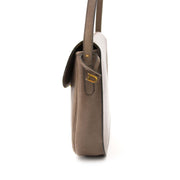 Koop nu: Delvaux Taupe Crossbody Bag, Labellov verkoopt tweedehands designer tassen aan redelijke prijzen, 100% authentiek!
