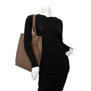 Achetez Delvaux sac d'occasion en ligne chez Labellov