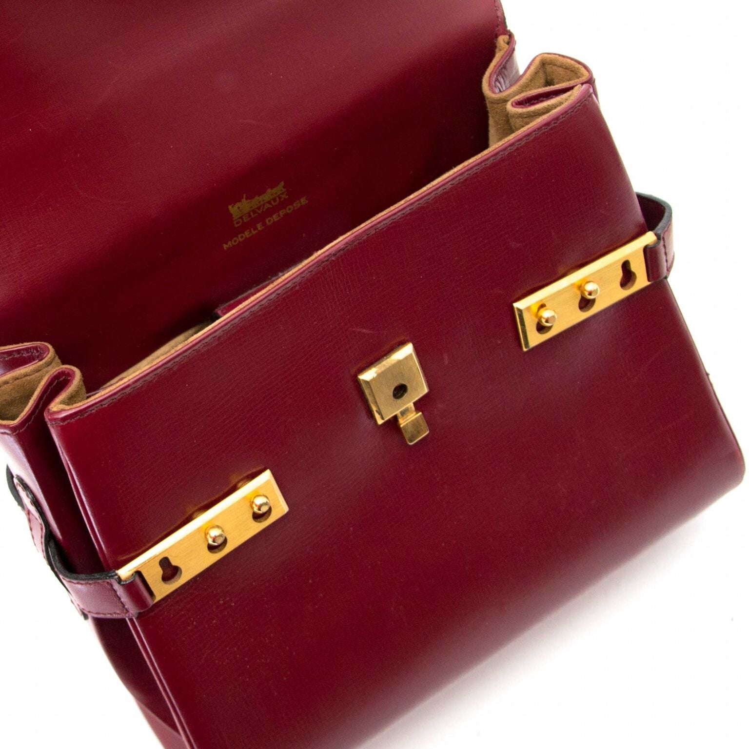 Achetez maintenant un delvaux tempete chez labellov.com
