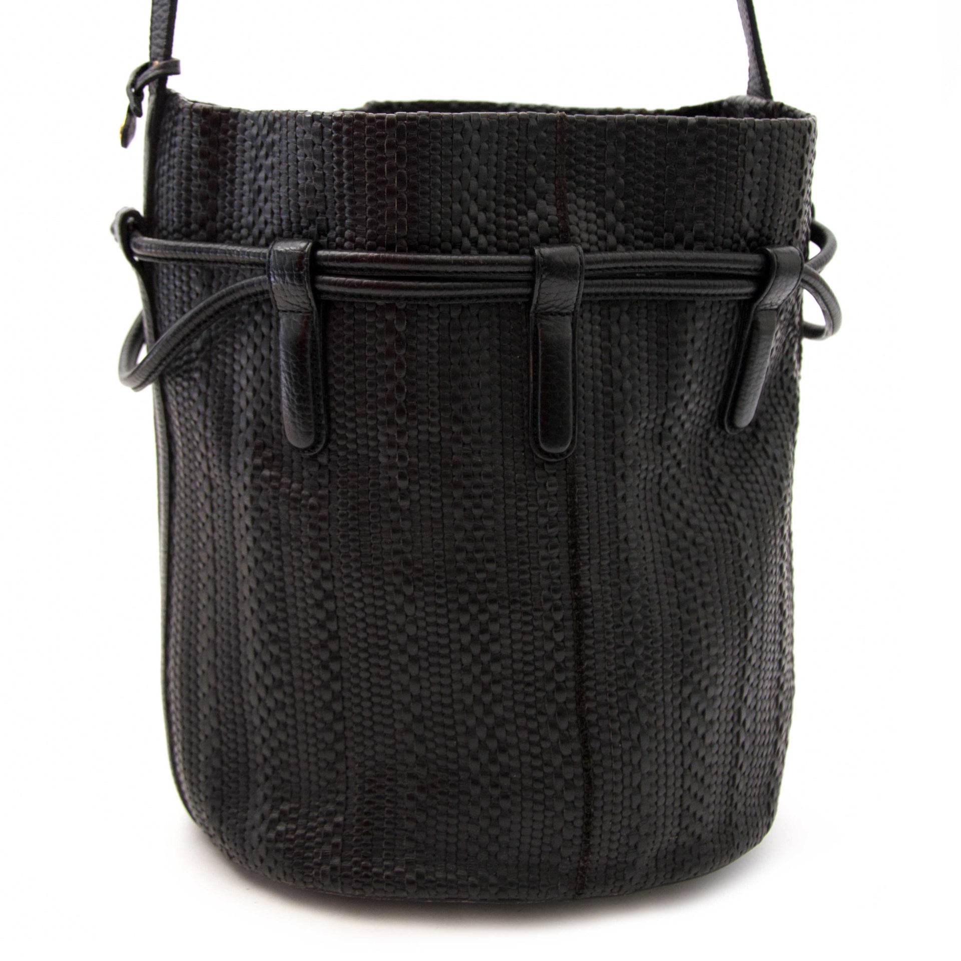 Buy beautiful designer bags safe and secure online at labellov.com