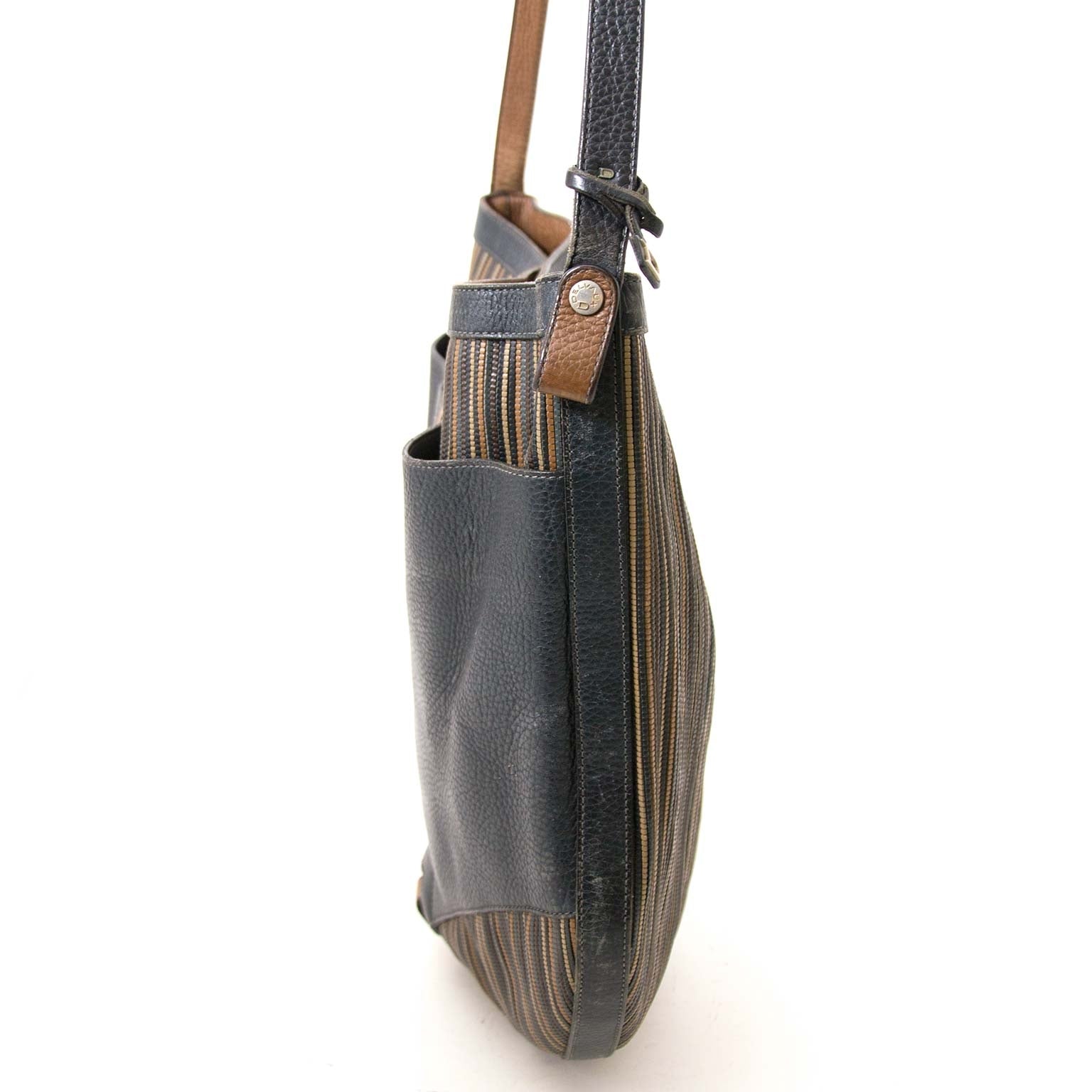 safe online shopping at labellov vintage fashion webshop with delvaux toile de cuir bags