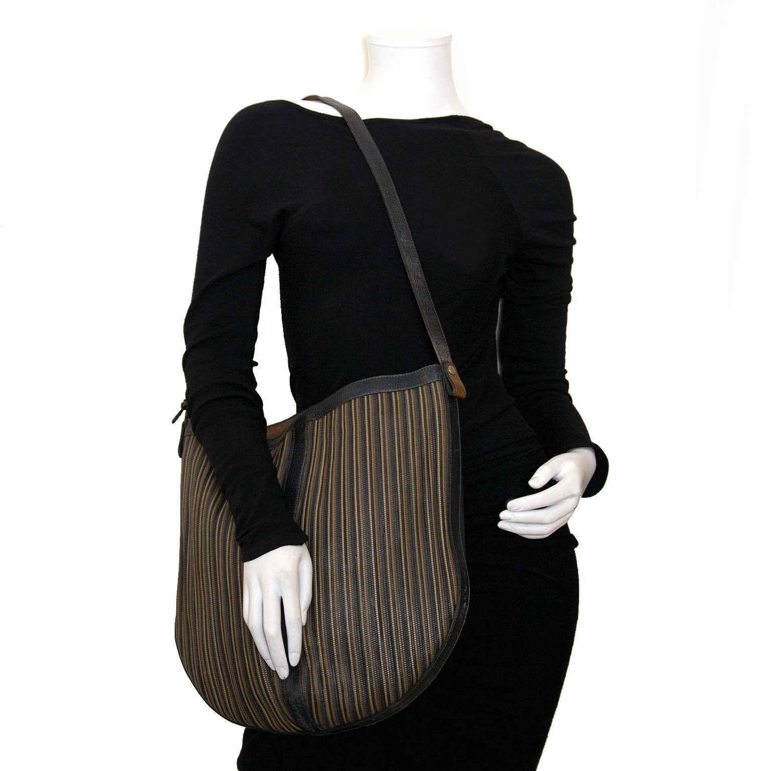 koop authentieke delvaux toile de cuir tas bij labellov vintage mode webshop belgië