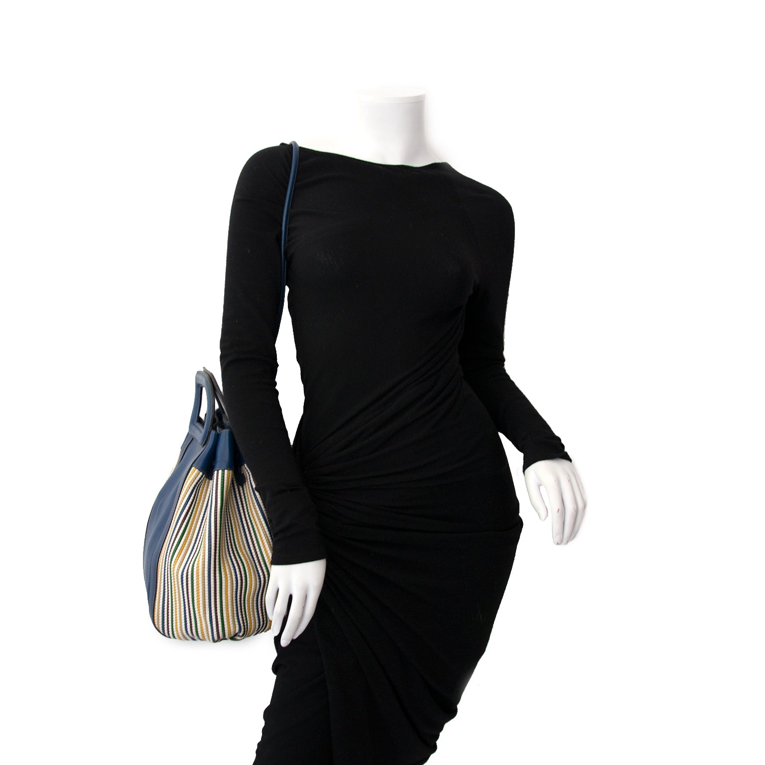 Buy and sell your preloved designer bags for the best rates online at Labellov luxury