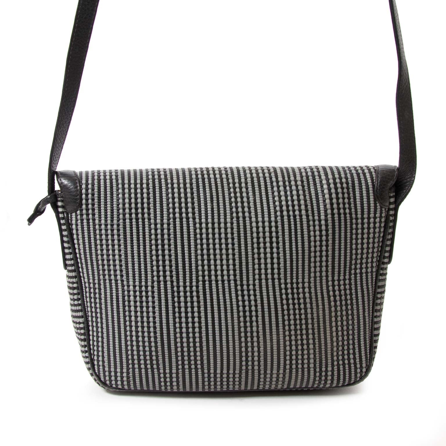 achetez Delvaux Grey Toile De Cuir Cross Body Bag chez labellov.com