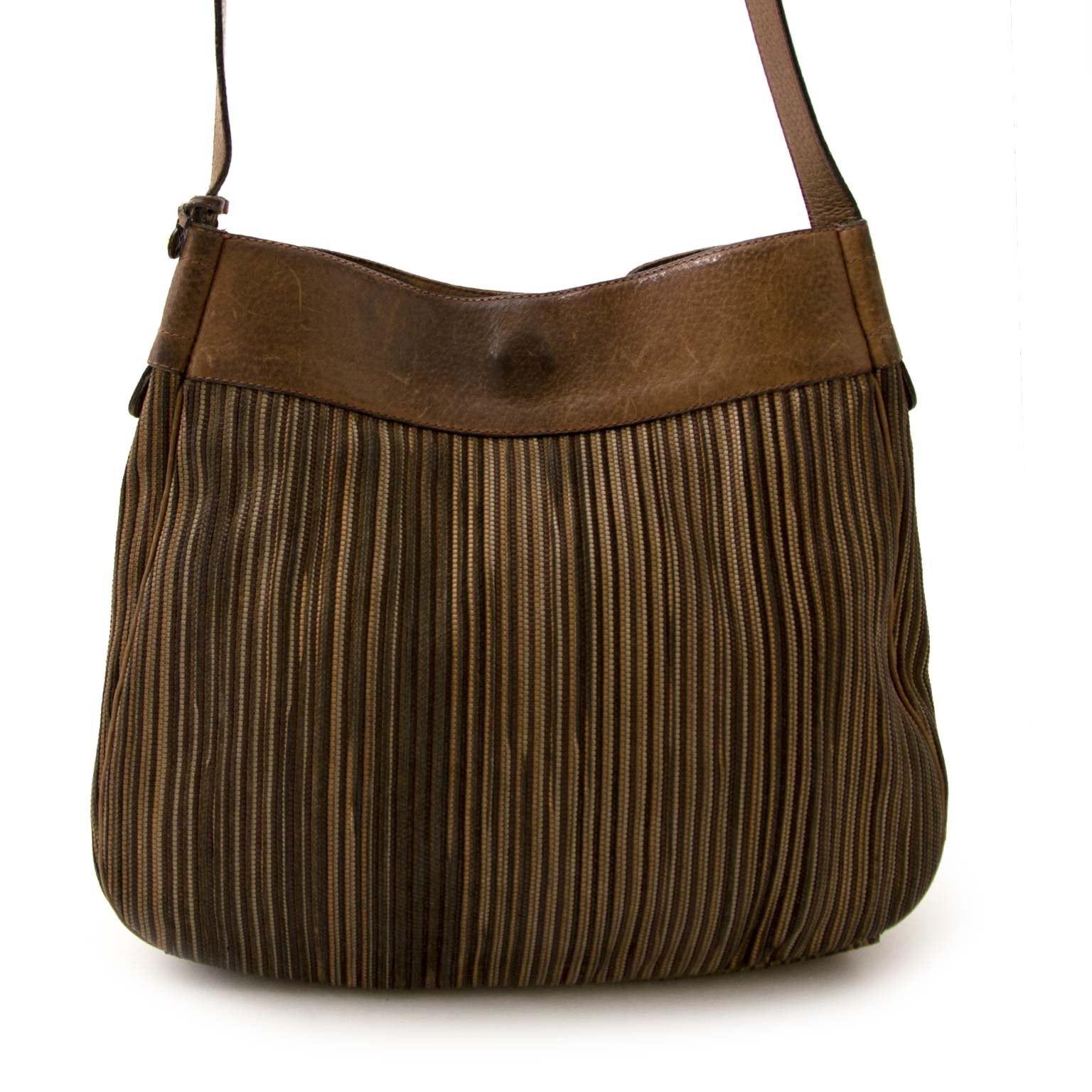 Labellov Belgium vintage luxury fashion webshop for luxury bags Delvaux