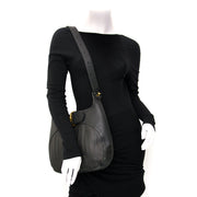 Koop uw Delvaux Black Toile de Cuir Shoulder Bag online