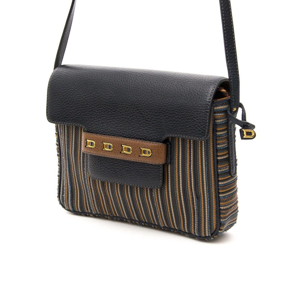 Buy your 100% authentic Delvaux Toile De Cuire Black Flap Cross Body Bag for the best price safe and secure secondhand