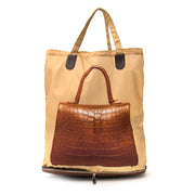 Buy vintage Delvaux bags for the best price at Labellov webshop. Safe and secure online shopping with 100% authenticity. Acheter vintage Delvaux sac à main pour le meilleur prix.