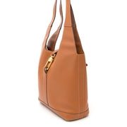 Vintage Delvaux camel trotteur for the best price at Labellov webshop. Safe and secure online shopping with 100% authenticity. Vintage Delvaux camel trotteur pour le meilleur prix.