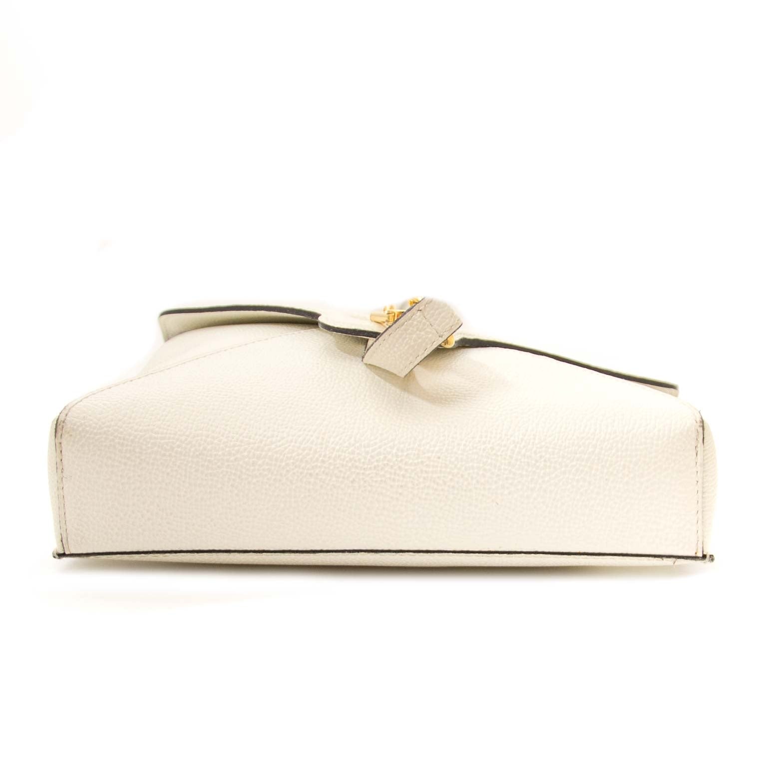 achetez Delvaux White Leather Shoulderbag sur labellov.com et payez secure on ligne