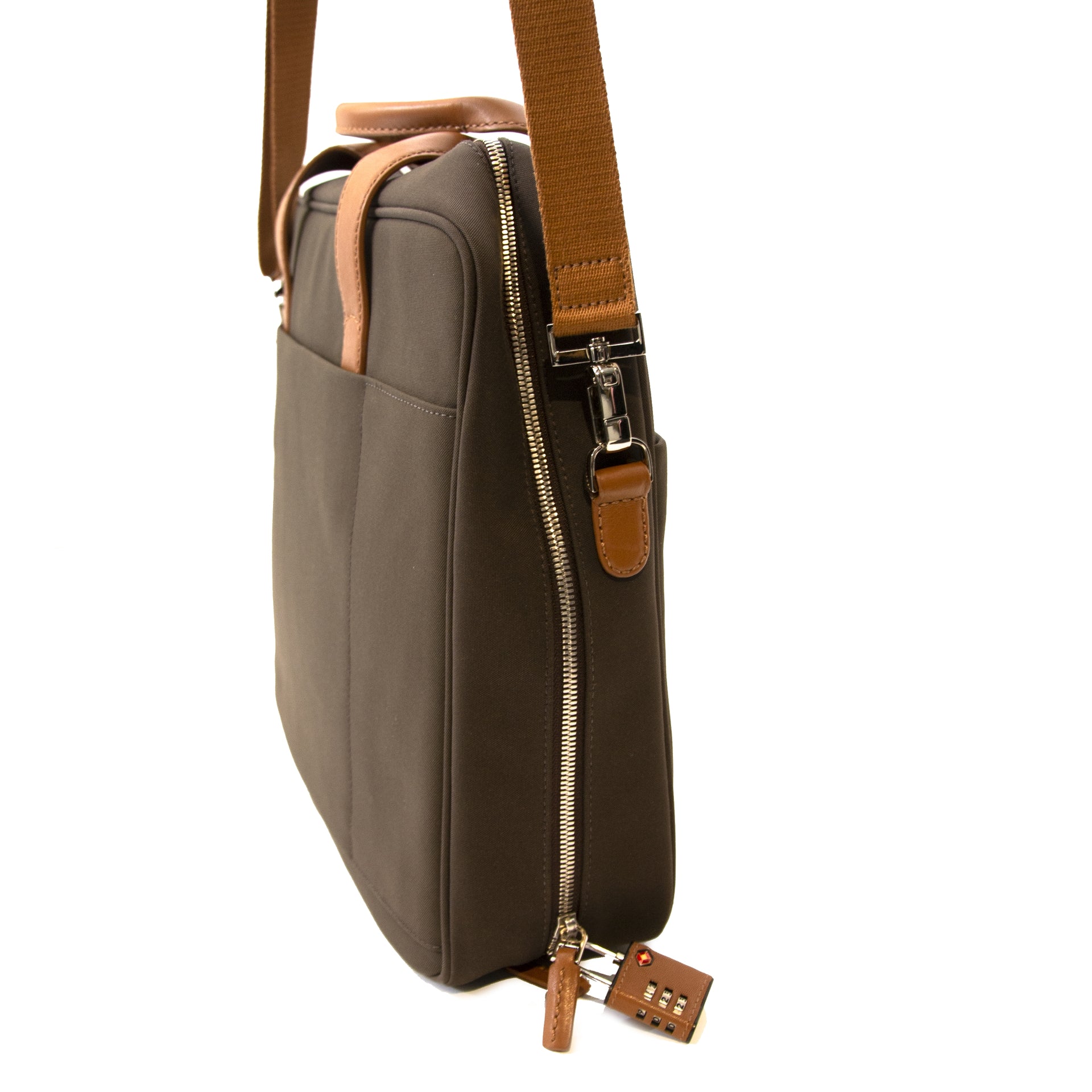 Delvaux Brown Airess Briefcase Canvas Buy authentic secondhand Delvaux Airess briefcase canvas at the right price at Labellov safe and secure online shopping. Koop authentieke tweedehands Delvaux Airess briefcase canvas voor de juiste prijs bij Labellov