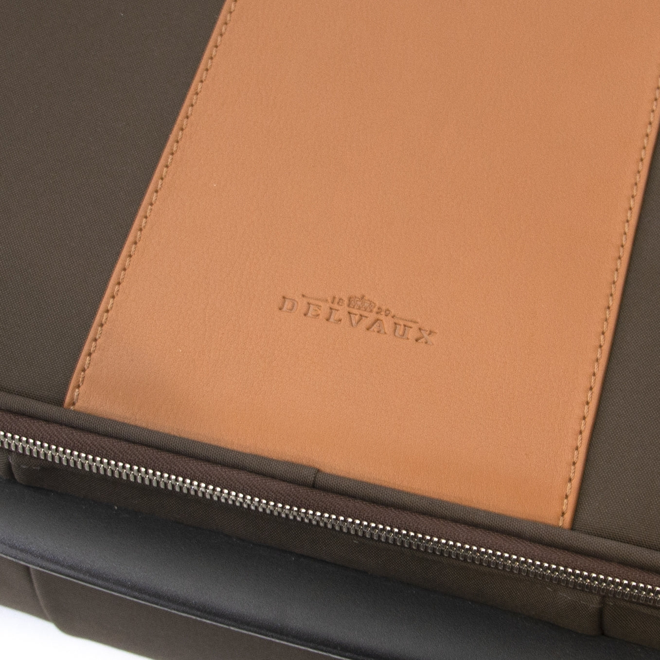 Koop tweedehands koffer van Delvaux aan de juiste prijs bij LabelLOV.