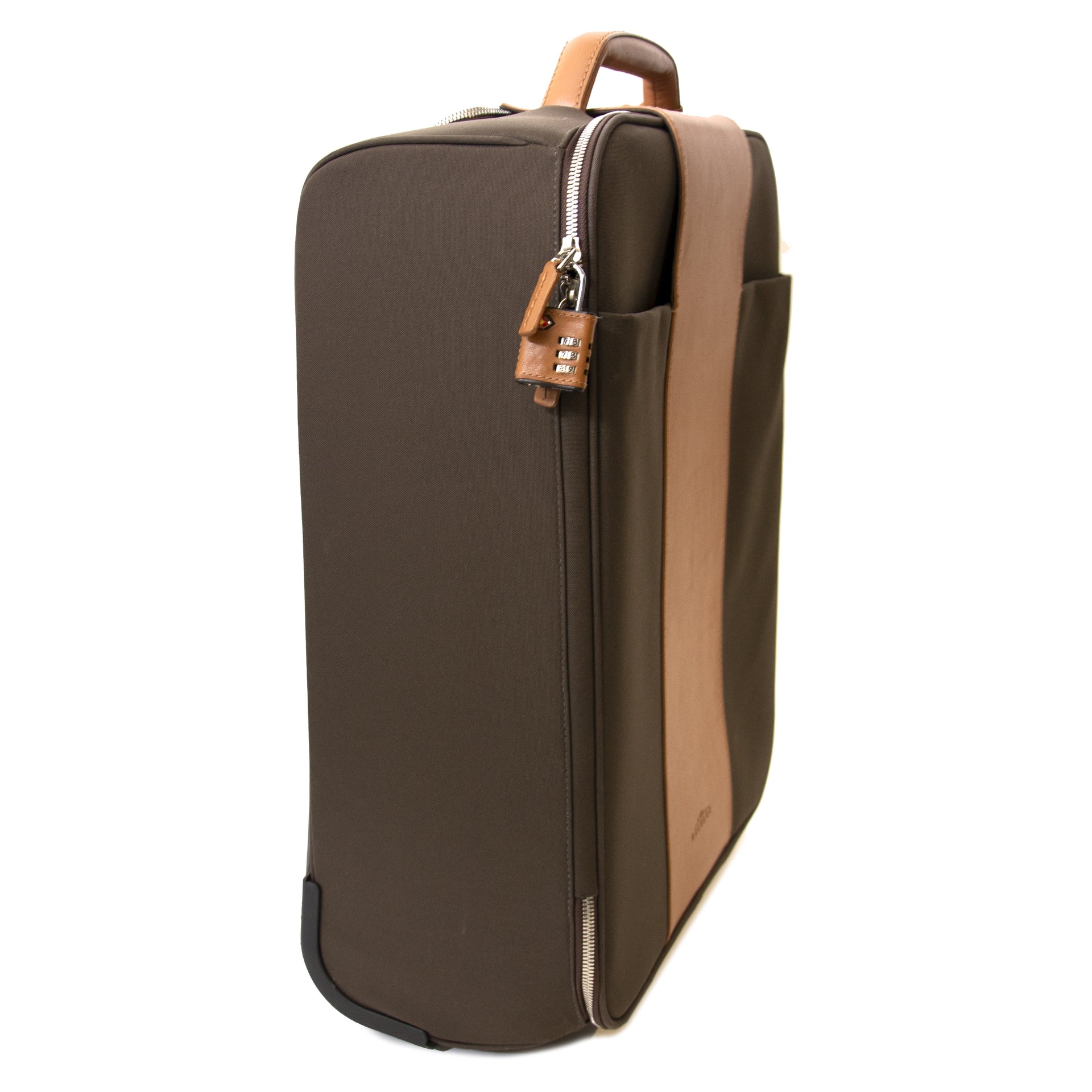 Buy authentic Delvaux carry on suitcase at the right price at LabelLOV