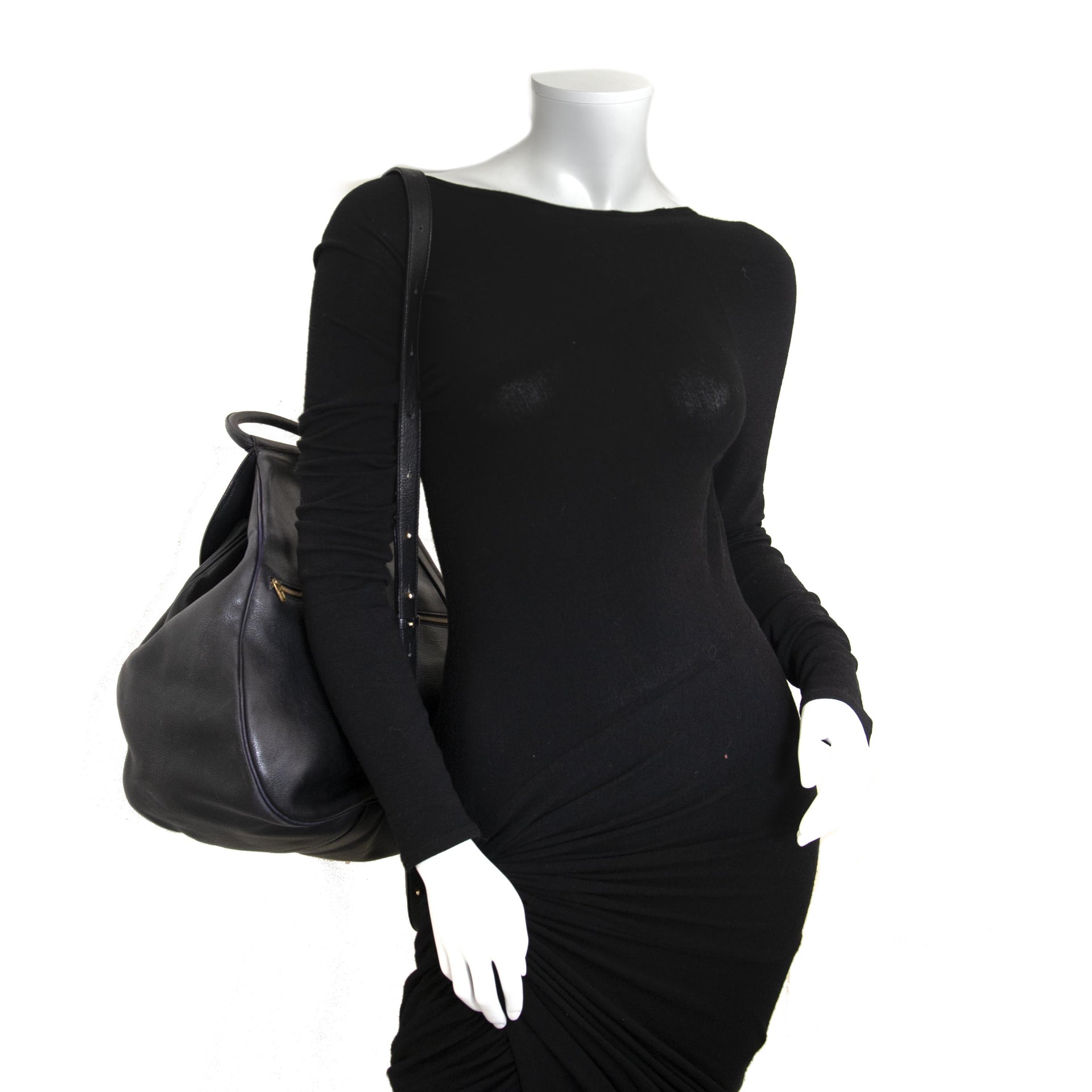 shop safe online your secondhand Travel handsfree in style wherever you go, with this all black Delvaux Leather Lucifer GM bag.