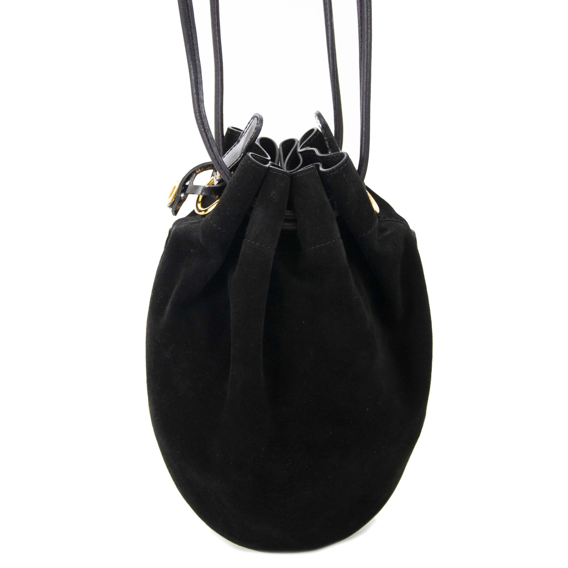 Delvaux Black Suede And Patent Bucket tas nu te koop bij labellov vintage mode webshop belgië