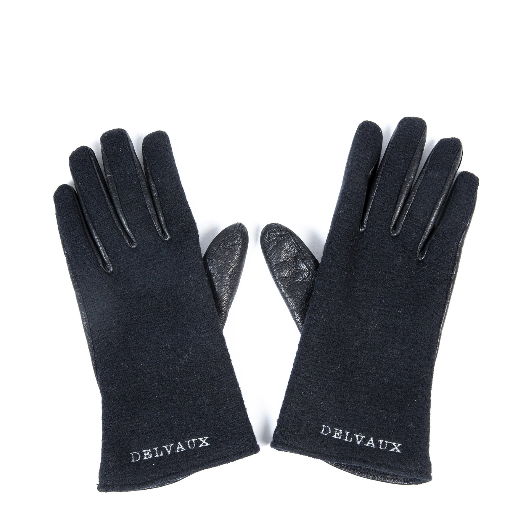 Bent u op zoek naar een authentiek paar handschoenen van Delvaux?