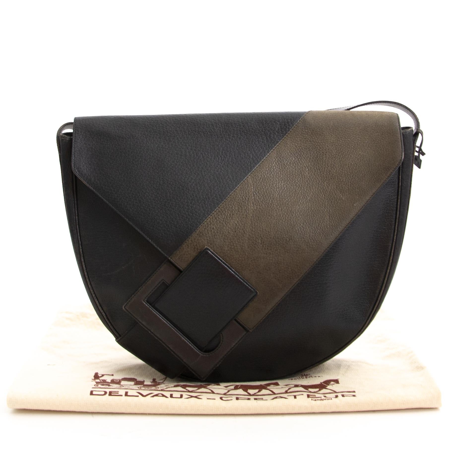 Delvaux Black Crossbody Bag For the best price at LabelLov. Pour le meilleur prix à LabelLOV. Voor de beste prijs bij LabelLOV.