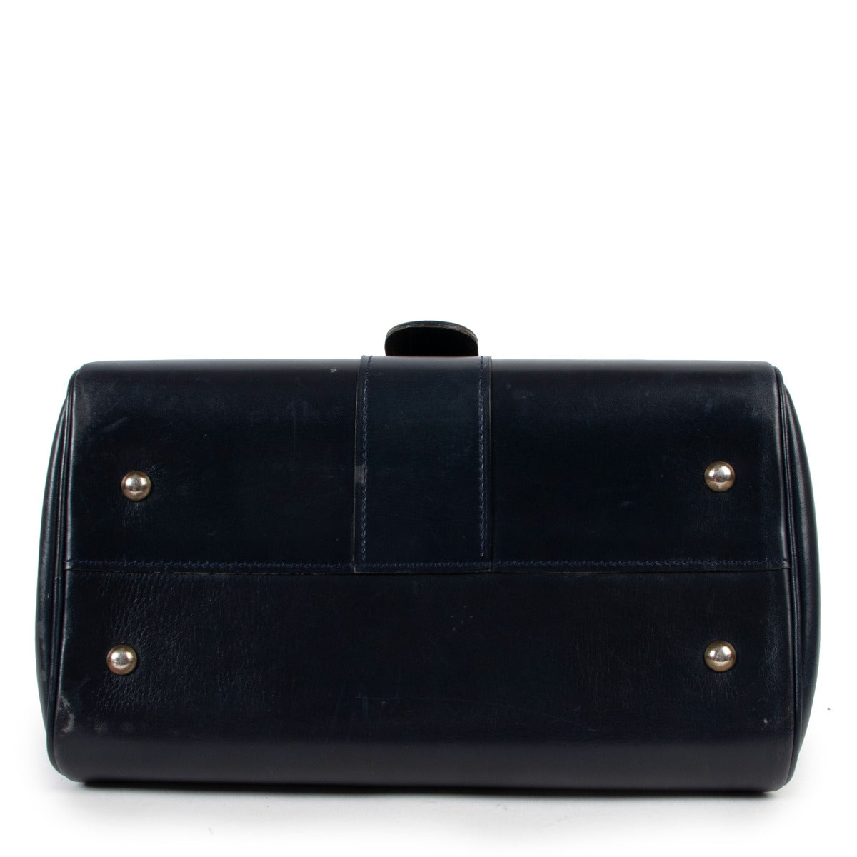 Shop now your favorite 100% authentic Delvaux handbags, at Labellov.