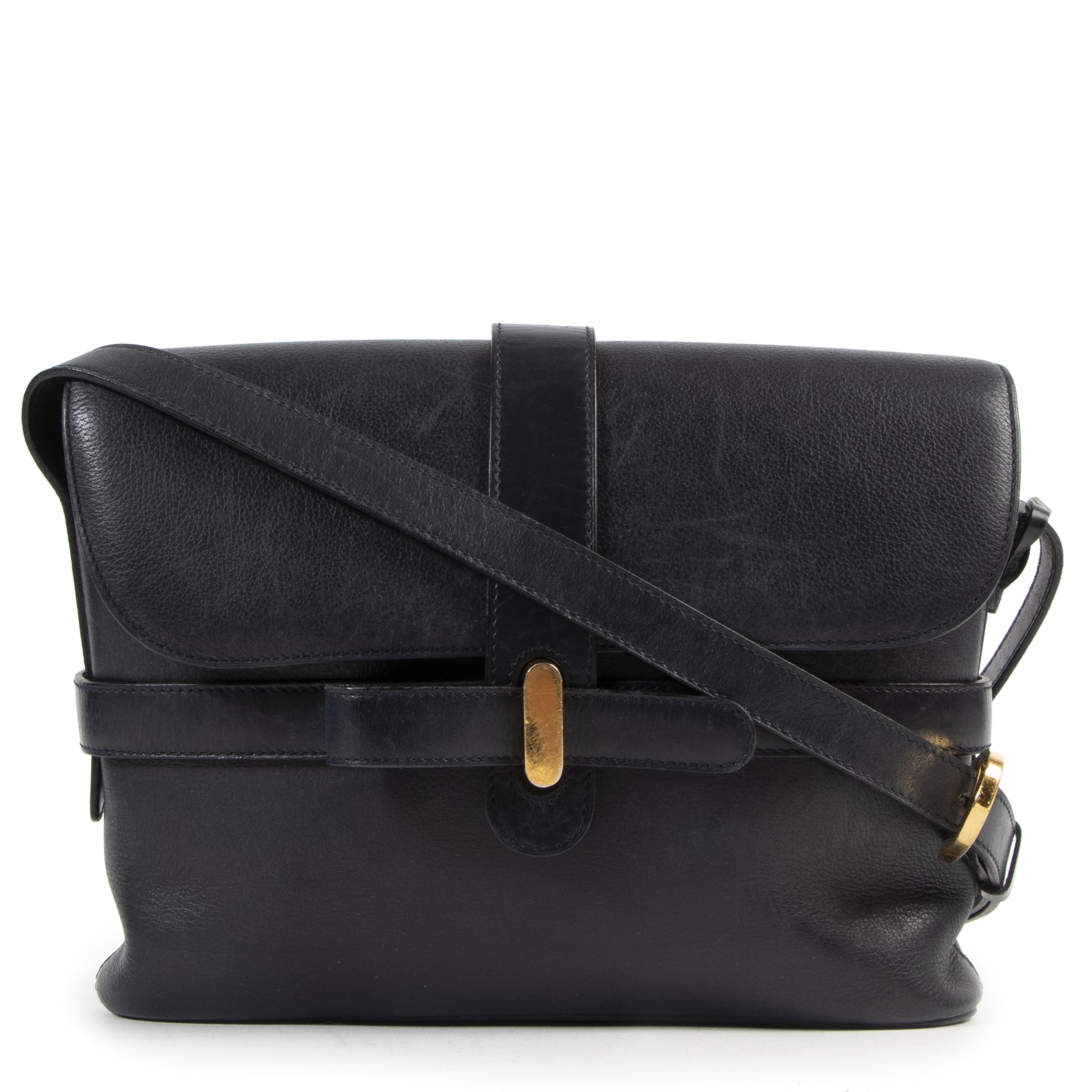 Buy this authentic second-hand vintage Delvaux Blue Crossbody Bag at online webshop LabelLOV. Safe and secure shopping. Koop deze authentieke tweedehands vintage Delvaux Blue Crossbody Bag bij online webshop LabelLOV.
