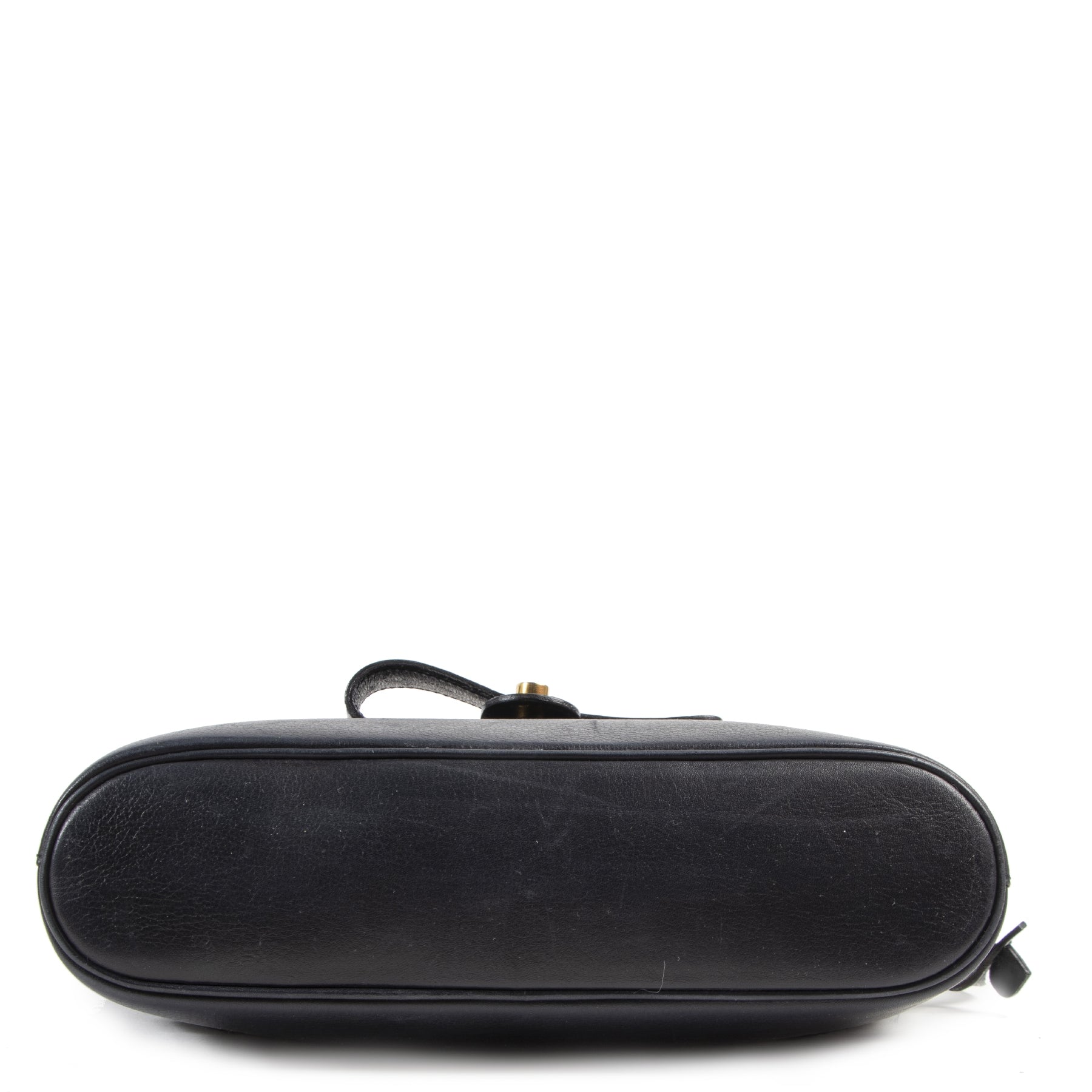Buy this authentic second-hand vintage Delvaux Blue Crossbody Bag at online webshop LabelLOV. Safe and secure shopping. Koop deze authentieke tweedehands vintage Delvaux Blue Crossbody Bag bij online webshop LabelLOV.