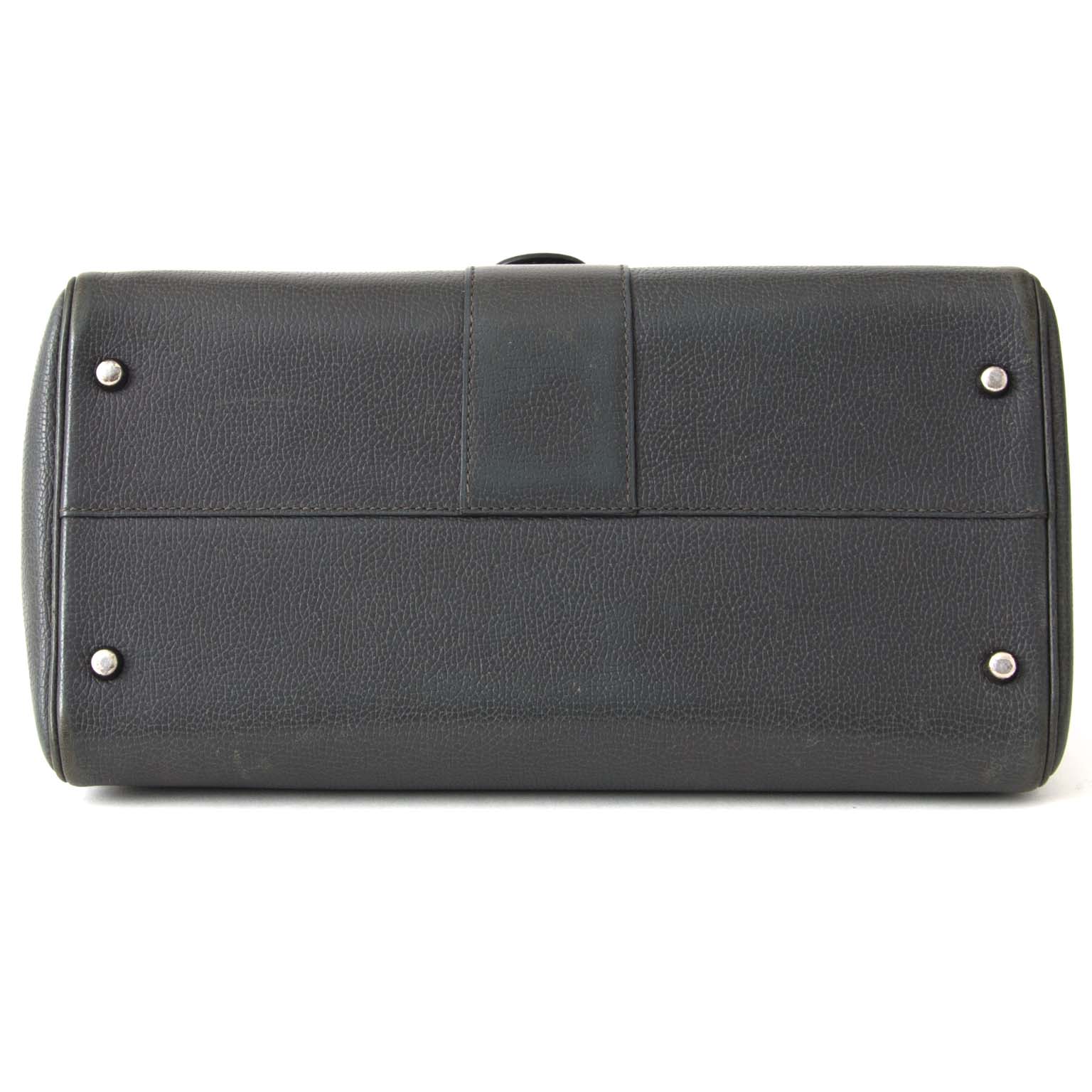 Buy authentic Delvaux Brillant MM Jumping at the right price at LabelLOV vintage webshop. Luxe, vintage, fashion. Safe and secure online shopping. Antwerp, Belgium.