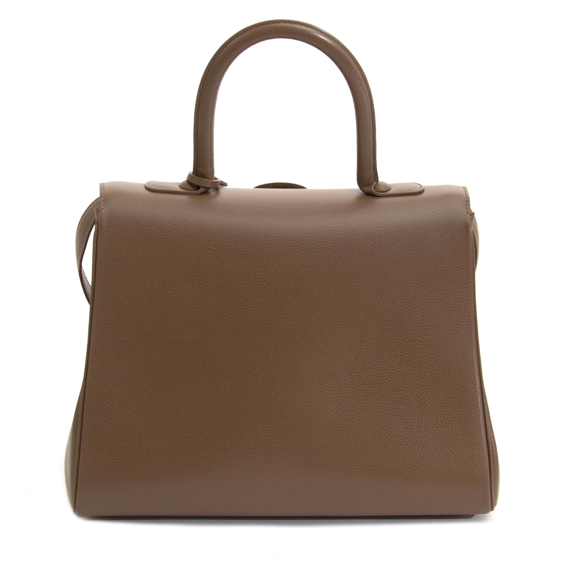 Bent u op zoek naar een authentieke designer handtas van Delvaux? Koop veilig en met de grootste keuze online.