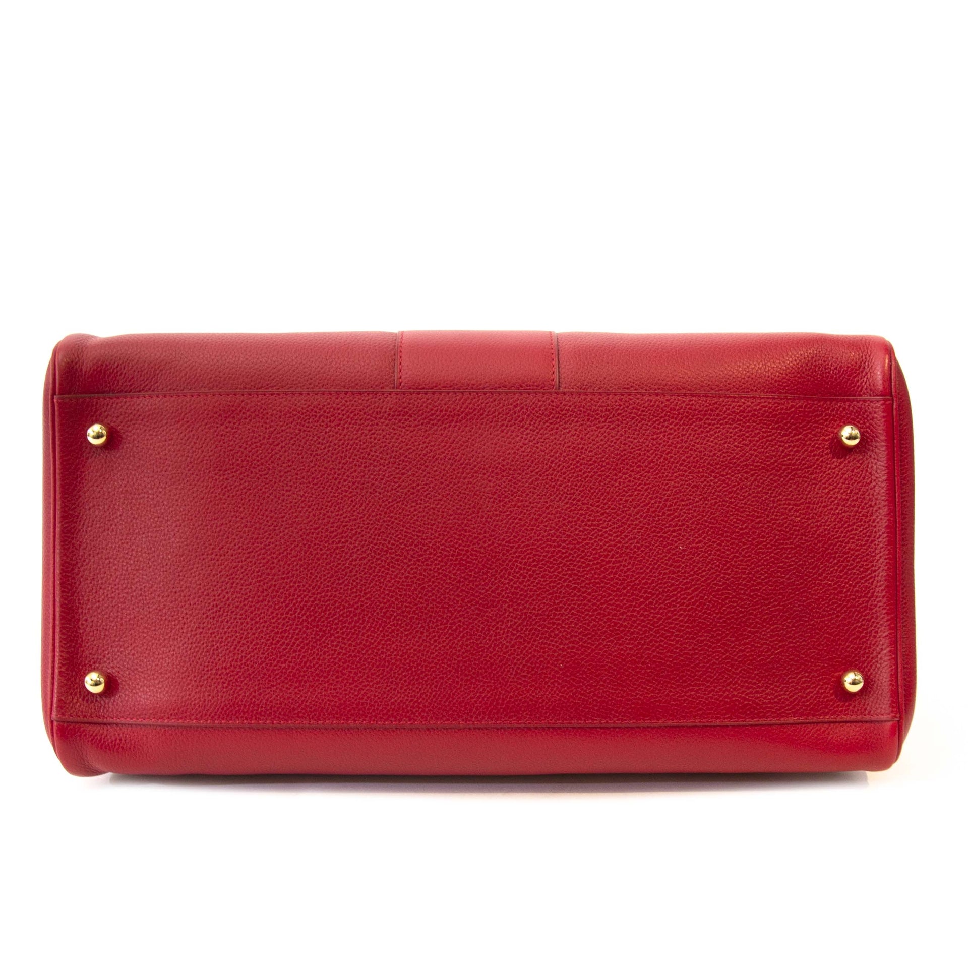 Delvaux GM Brillant Red 'Buy authentic secondhand Delvaux GM Brillant at the right price at LabelLOV, safe and secure online shopping. Koop authentieke tweedehands Delvaux GM Brillant aan de juiste prijs bij LabelLOV.'