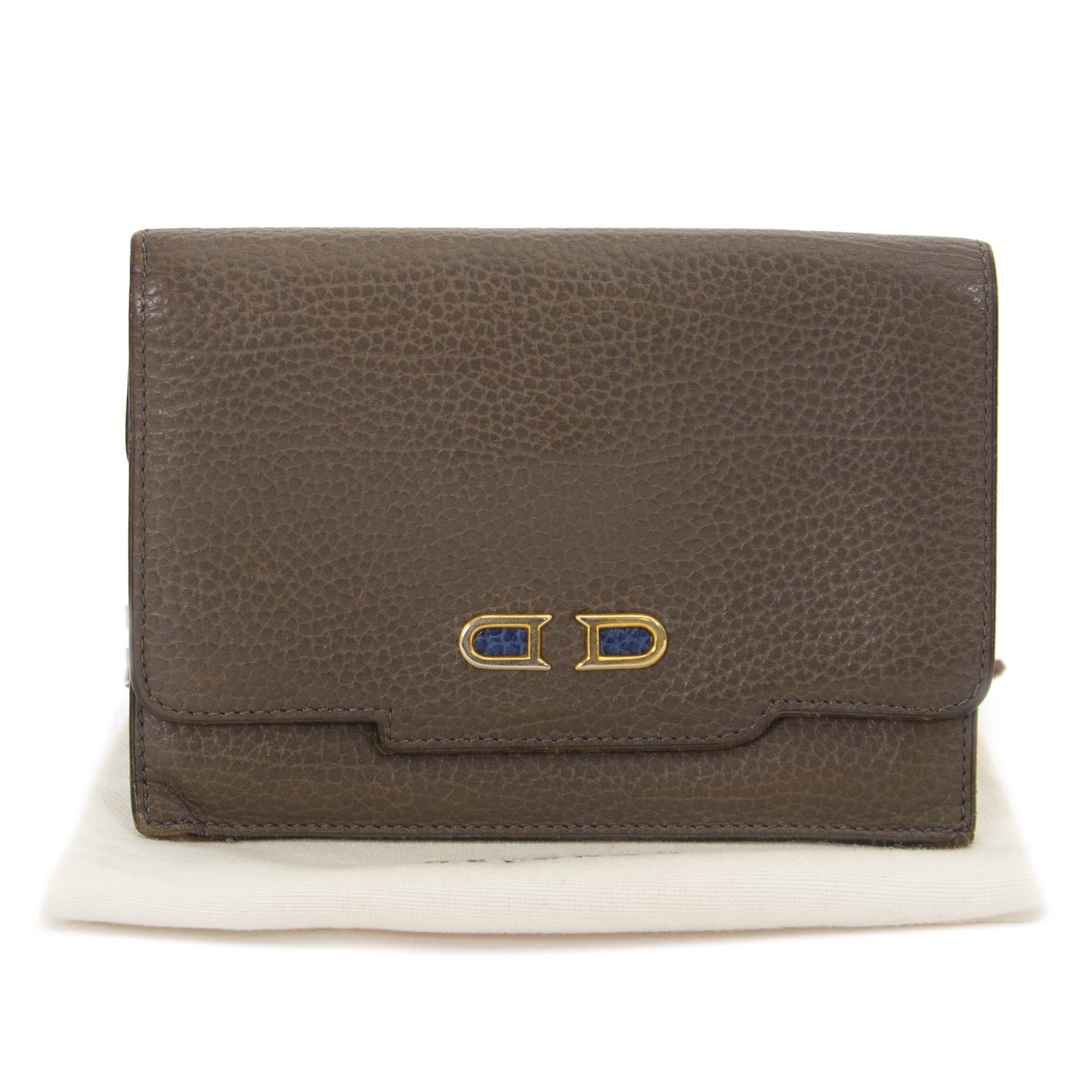 Delvaux Taupe portefeuille nu te koop bij labellov vintage mode webshop belgië