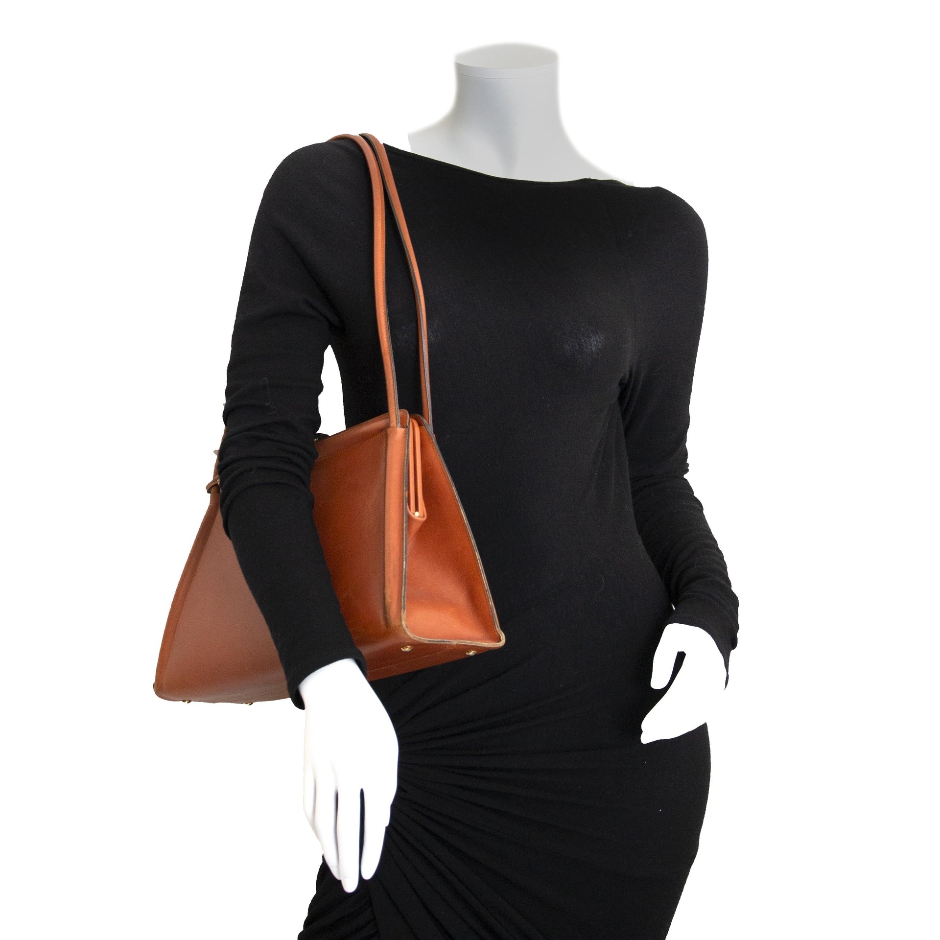Delvaux Vintage Cognac Shoulder Bag now for sale at labellov vintage fashion webshop belgium