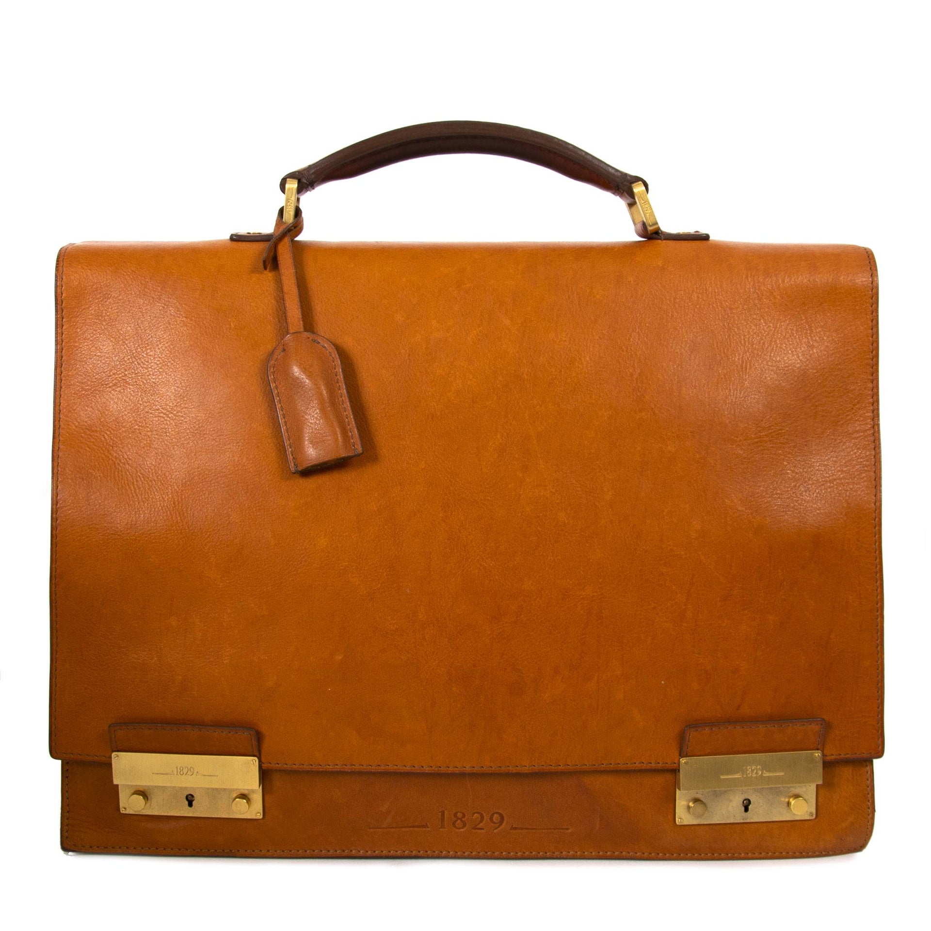 koop Delvaux Men's Vachetta Leather Briefcase en betaal veilig online