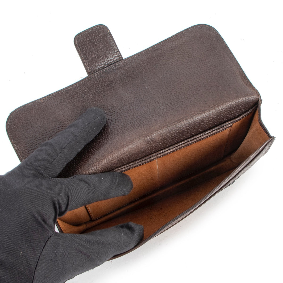 Shop safe online at Labellov in Antwerp this 100% authentic second hand Delvaux Brown Escudo Wallet