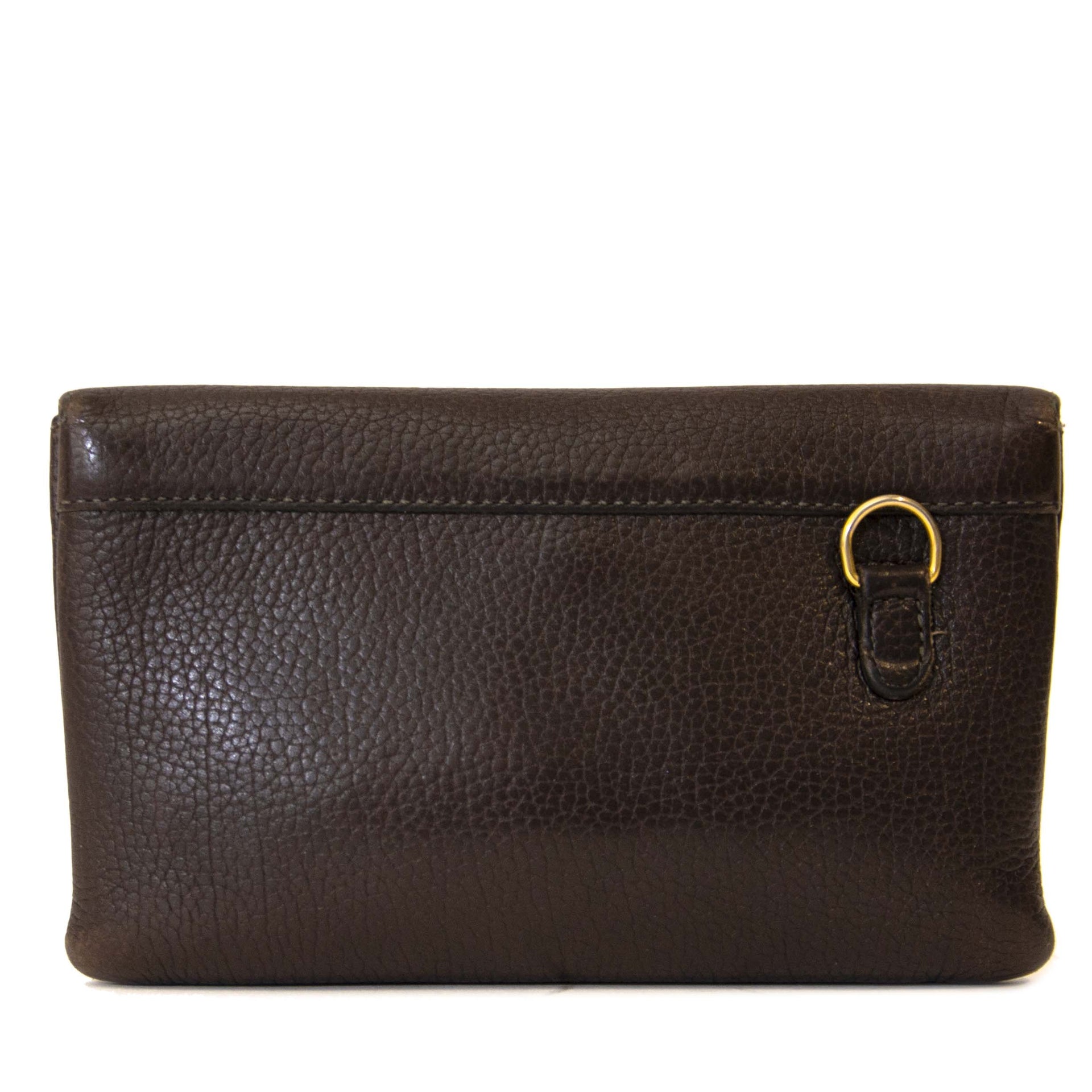 Delvaux Brown Leather Wallet. Buy authentic Delvaux wallet online at LabelLOV, Antwerp. Brown wallet timeless and elegant.
