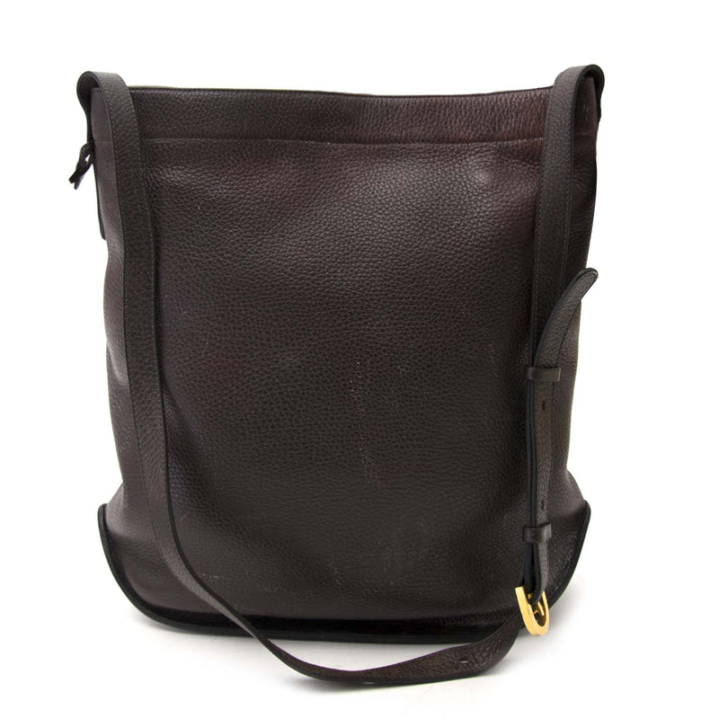 Delvaux Chocolate 'Le Pin' Hobo Bag Buy authentic designer Delvaux secondhand bags at Labellov at the best price. Safe and secure shopping. Koop tweedehands authentieke Delvaux tassen bij designer webwinkel labellov.