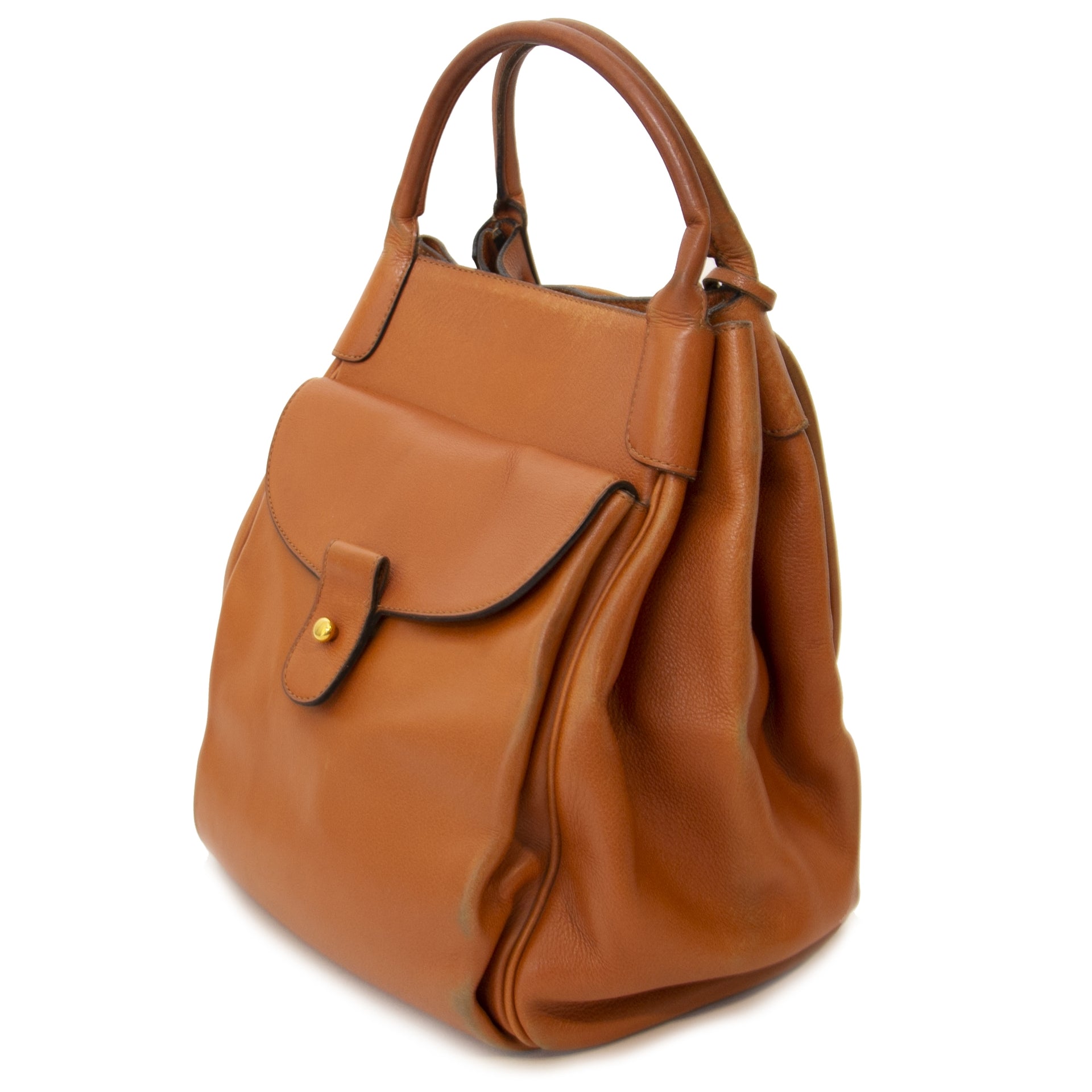 Delvaux Equivoque Camel Leather Bag. Buy authentic secondhand Delvaux bags at Labellov vintage webshop for the lowest price. Koop authentieke tweedehands Delvaux tassen bij Labellov vintage webshop aan de laagste prijs.