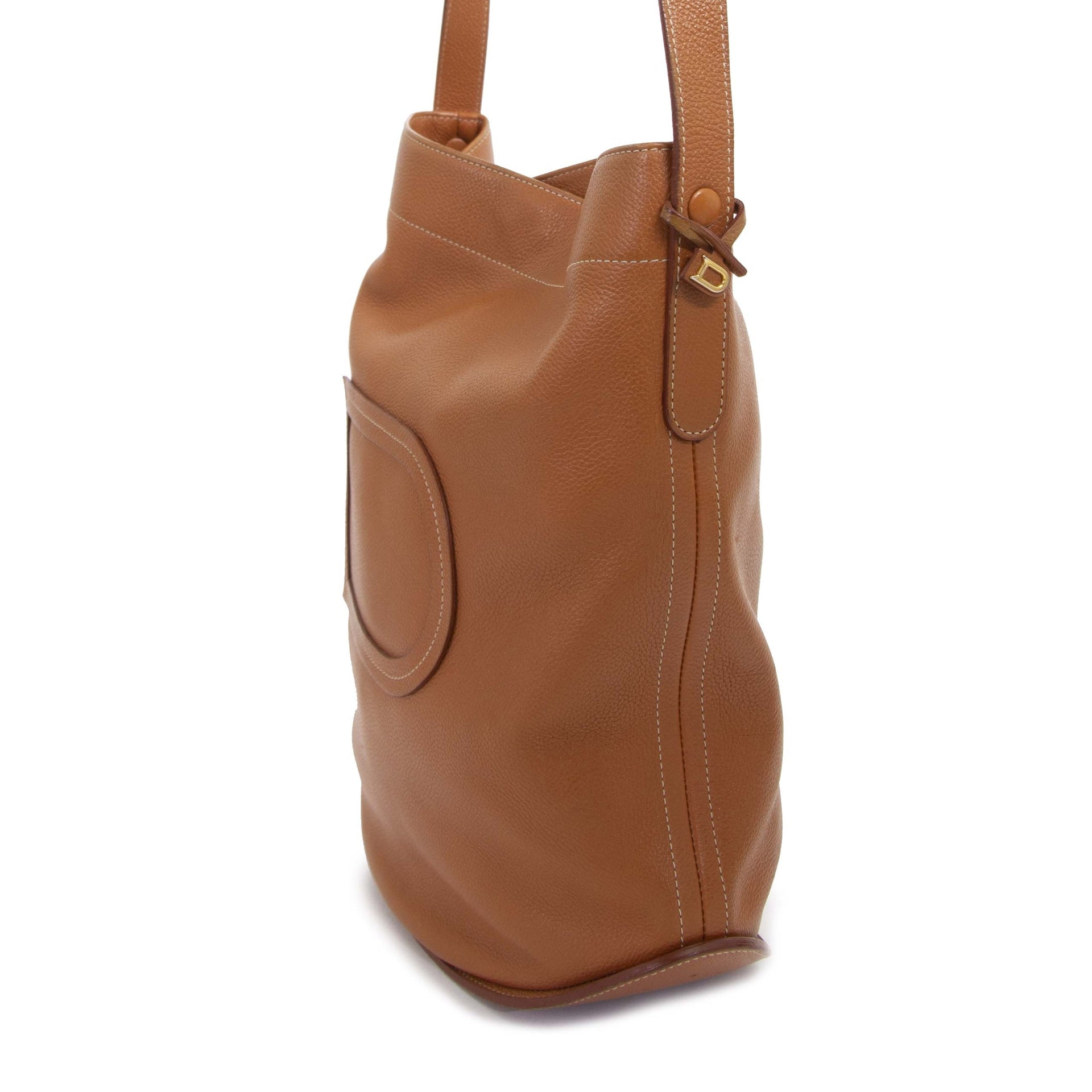 We buy and sell your authentic designer bags for the best price at Labellov secondhand luxury in Antwerp