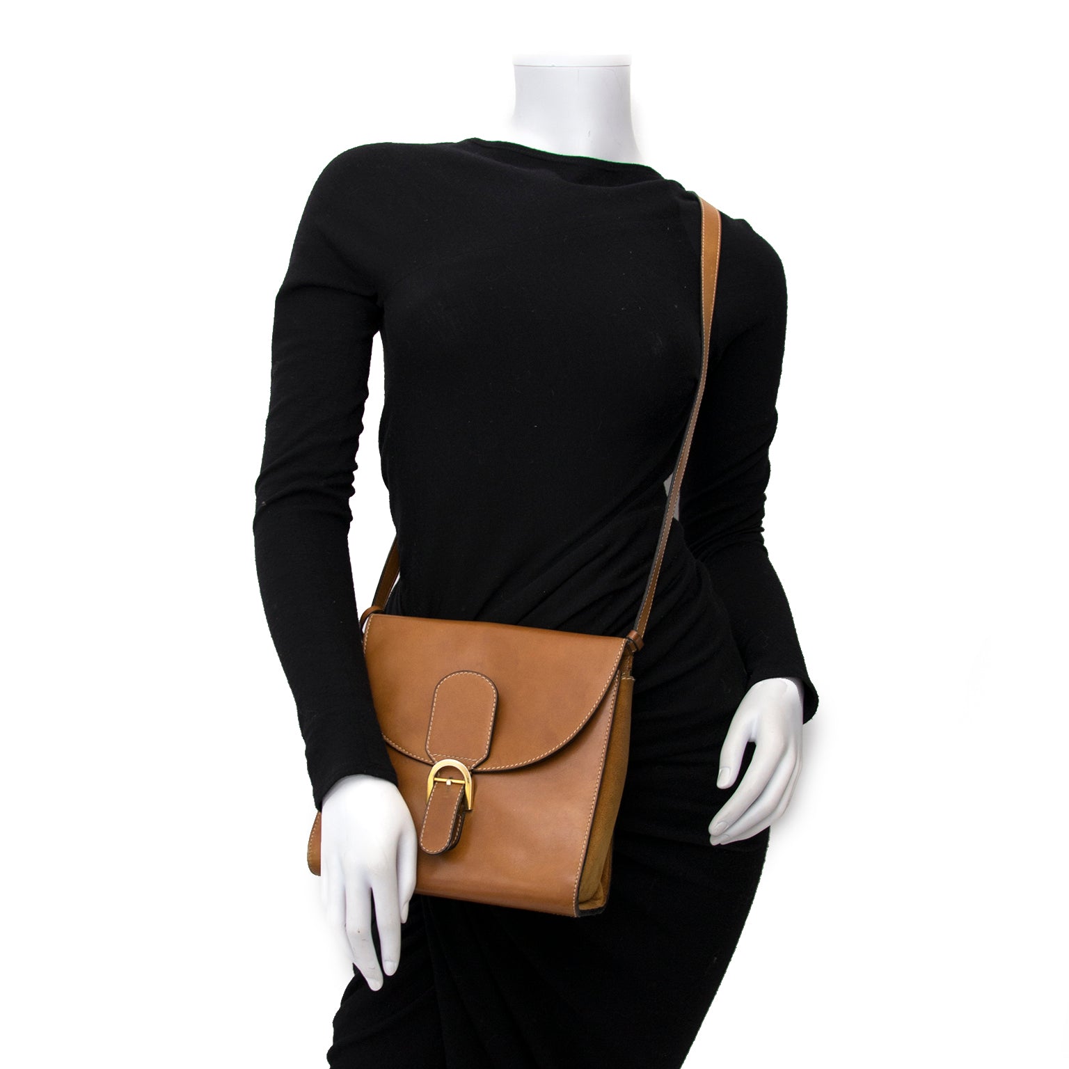 Wie op zoek is naar authentieke designer handtassen aan kortingen is bij Labellov bij de juiste plaats.