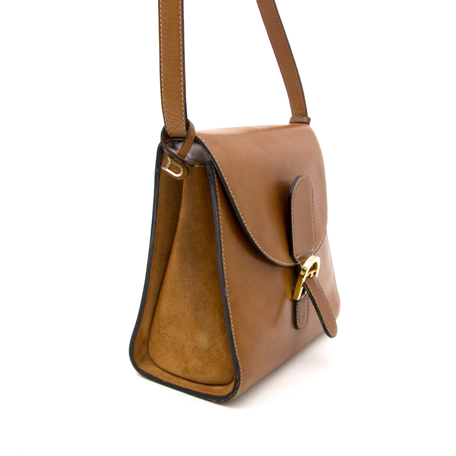 Op zoek naar een nieuwe designer handtas aan de beste prijs van 2017? De schoudertas kan online besteld worden.