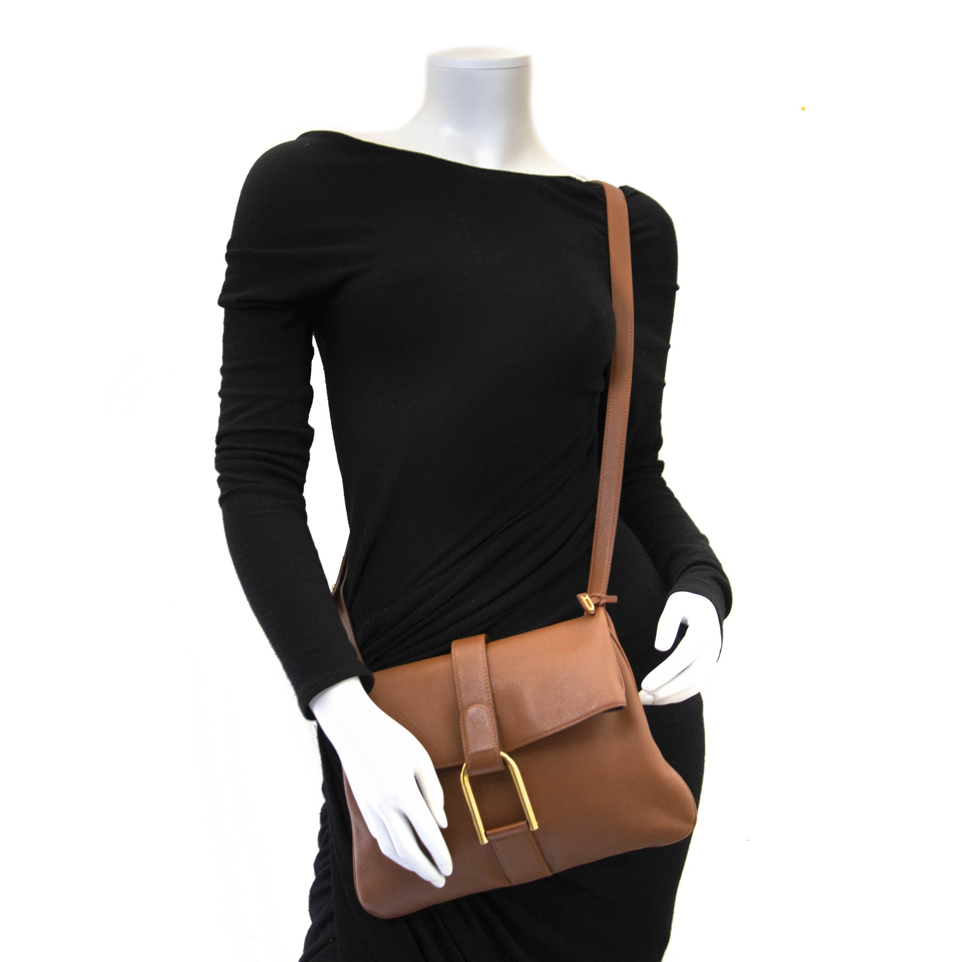 Authentic second hand vintage Delvaux Givry Crossbody Bag Camel buy online webshop LabelLOV
