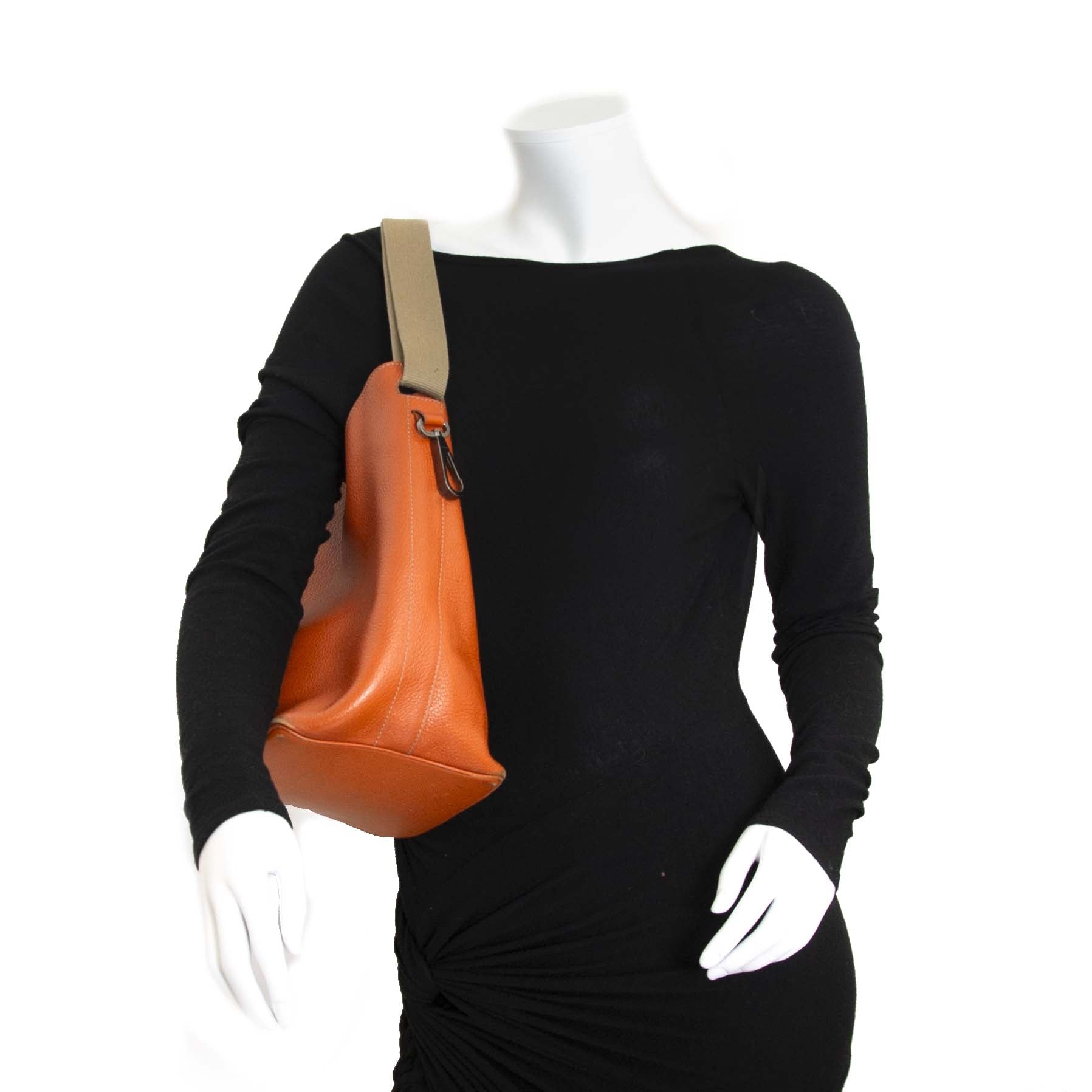 Deux De Delvaux Orange Bucket Bag now for sale at labellov vintage fashion webshop belgium