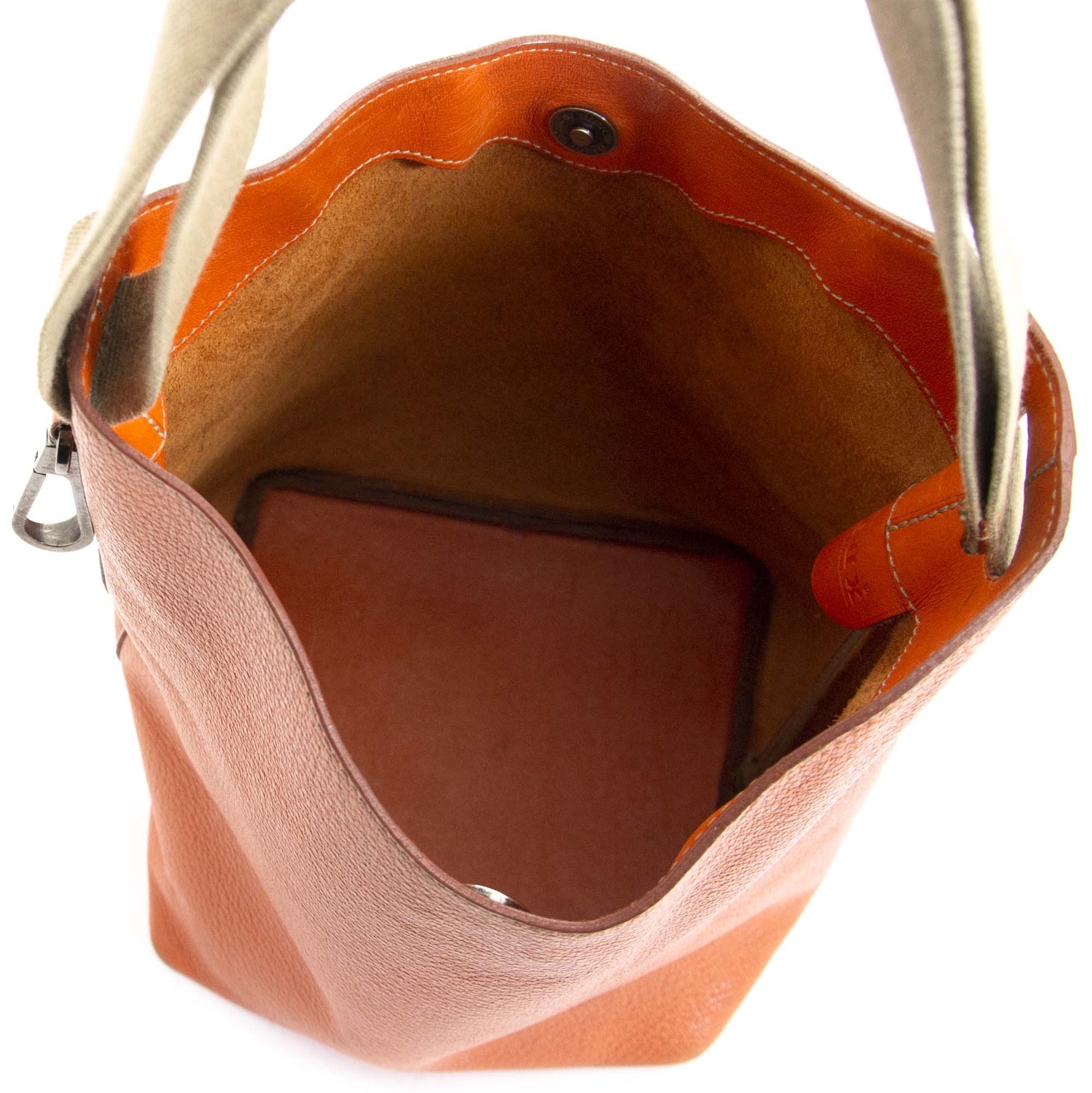 Deux De Delvaux Orange Bucket Bag now for sale at labellov vintage fashion webshop belgium