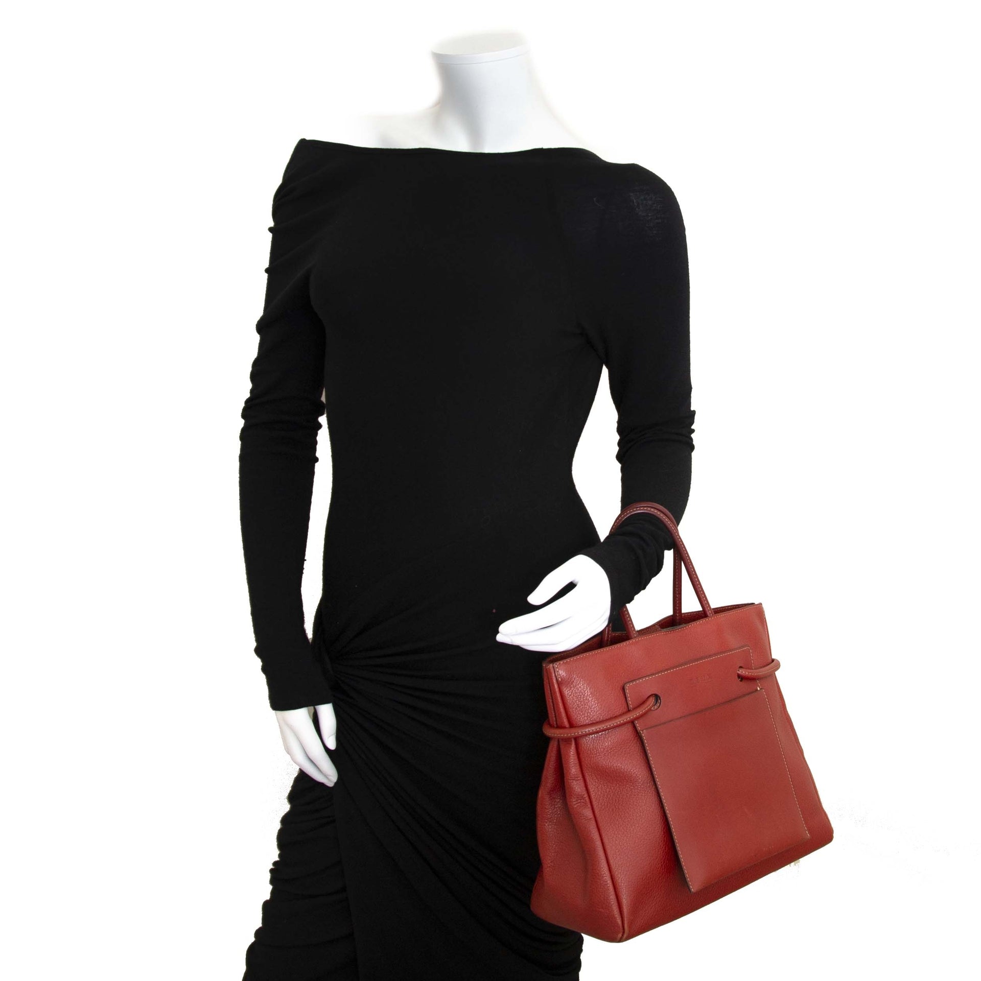 Deux De Delvaux Red Bag now for sale at labellov vintage fashion webshop belgium