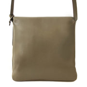 Vintage Delvaux handbags at Labellov. Safe online shopping at a fair price