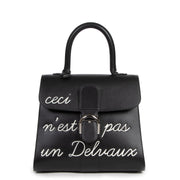 Buy authentic secondhand As New Delvaux L'Humour Brillant MM 'Ceci N'est Pas Un Delvaux' Limited Edition at the right price at LabelLOV vintage webshop. Safe and secure online shopping. Koop authentieke tweedehands VAs New Delvaux L'Humour Brillant MM 'Ce