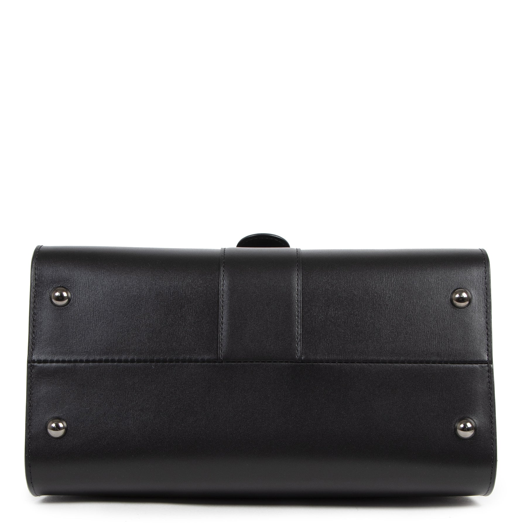 Buy authentic secondhand As New Delvaux L'Humour Brillant MM 'Ceci N'est Pas Un Delvaux' Limited Edition at the right price at LabelLOV vintage webshop. Safe and secure online shopping. Koop authentieke tweedehands VAs New Delvaux L'Humour Brillant MM 'Ce