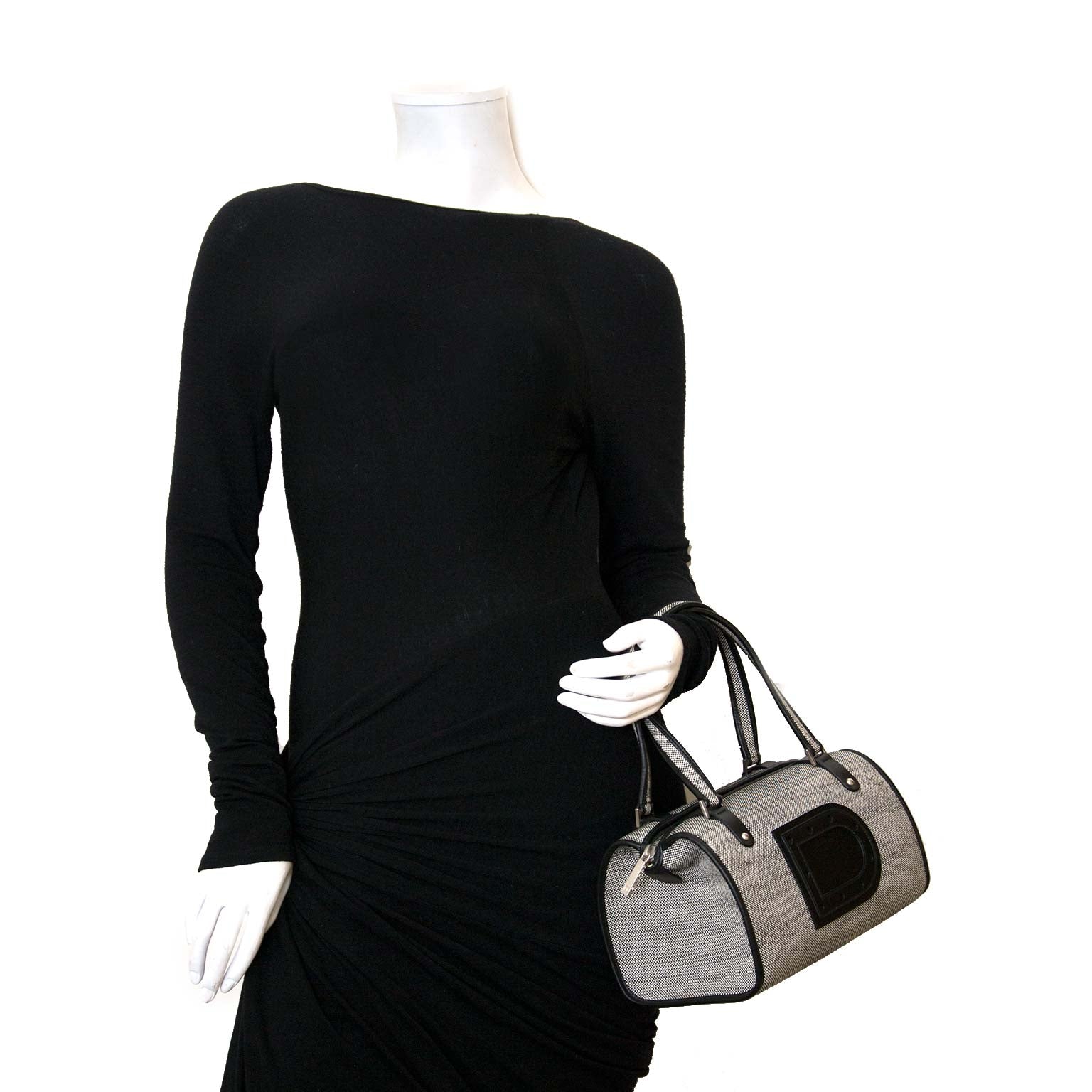Labellov vintage fashion webshop with authentic Delvaux Astrid bags