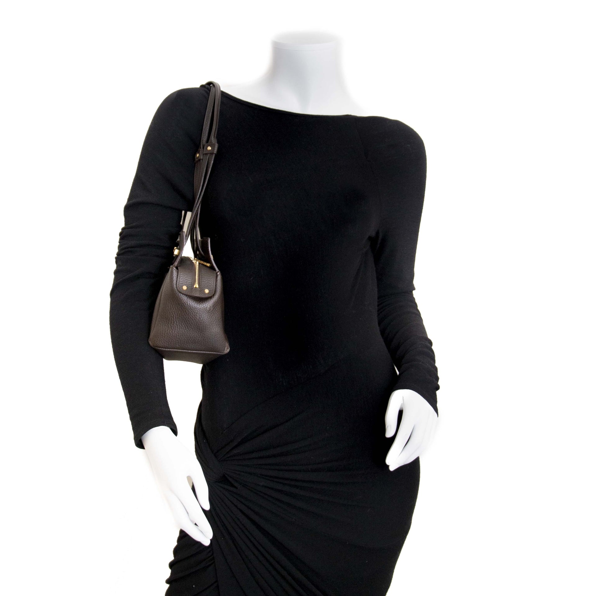 Buy authentic second hand vintage Delvaux Le Benjamin Café Shoulder Bag at online webshop LabelLOV