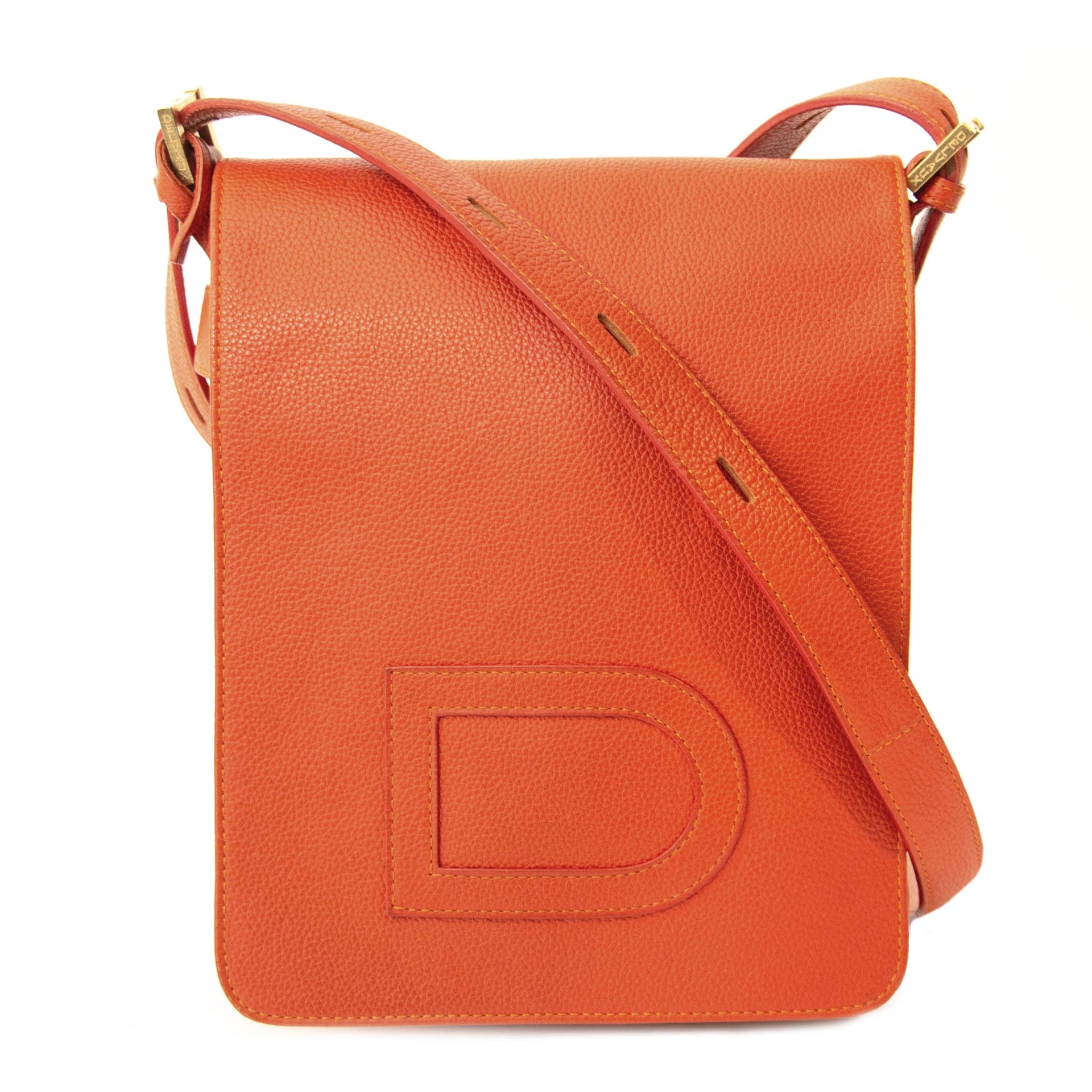 Delvaux Orange Louise Baudrier Cross Body Bag. Authentieke tweedehands Delvaux Louise Baudrier oranje leer. Juiste prijs, veilig online winkelen bij LabelLOV webshop. Luxe merken, winkelen Antwerpen, België mode fashion.