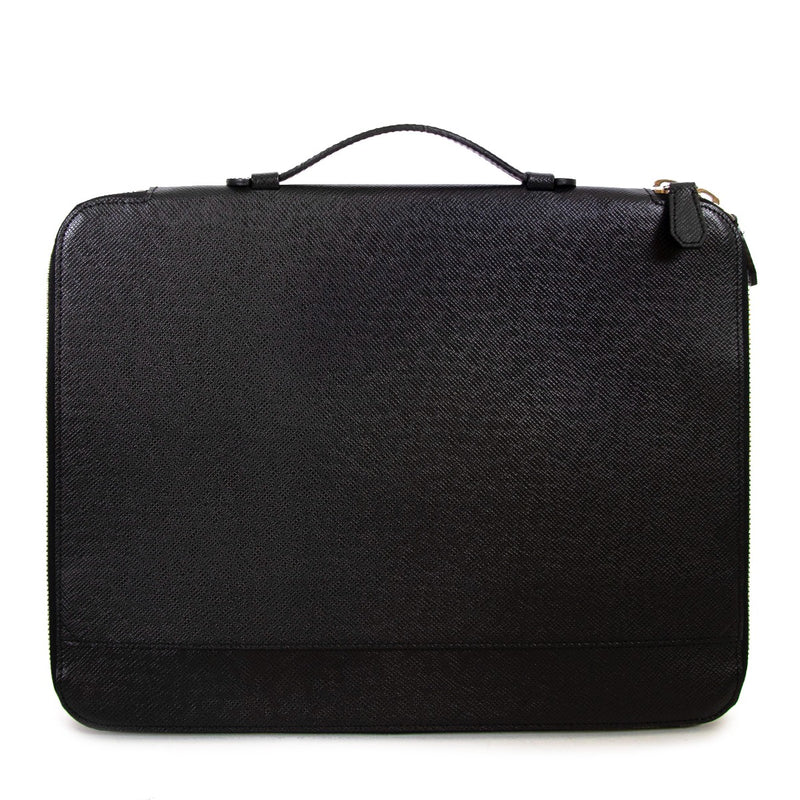 Shop safe online at Labellov in Antwerp this 100% authentic second hand Louis Vuitton Black Taiga Leather Vladimir Aroise Briefcase
