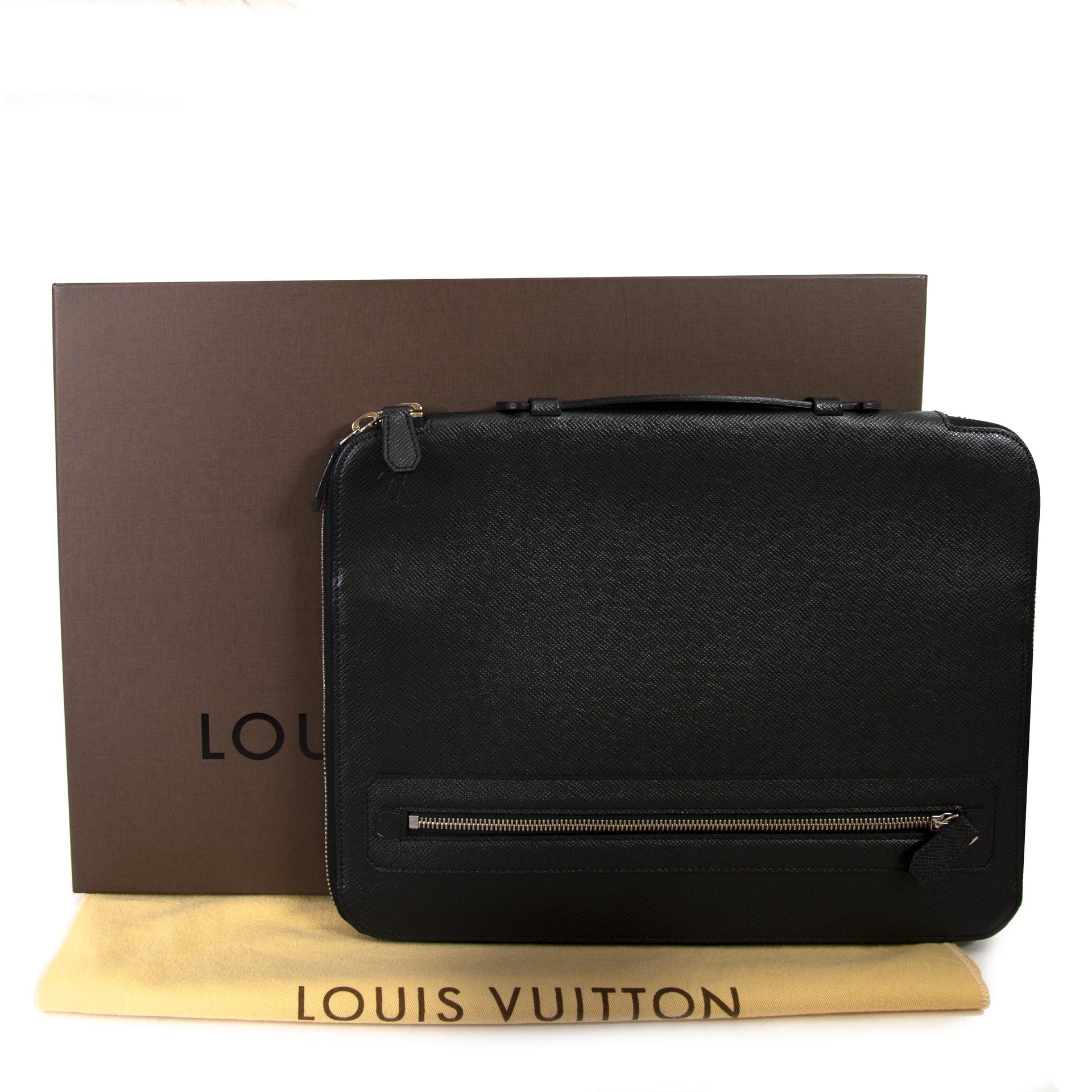 koop Louis Vuitton Black Vladimir Aroise Briefcase bij labellov aan de beste prijs