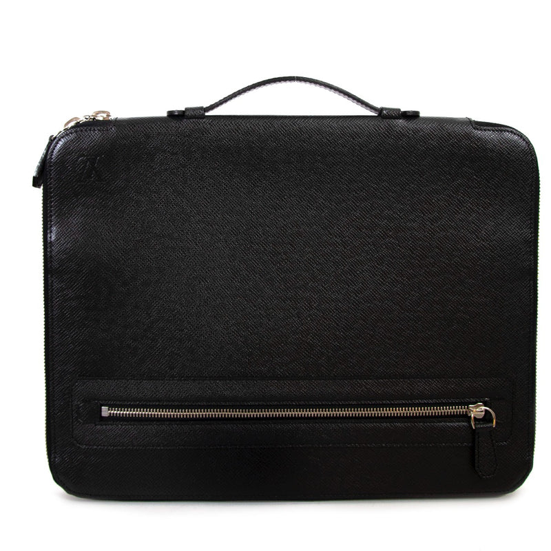 Shop safe online at Labellov in Antwerp this 100% authentic second hand Louis Vuitton Black Taiga Leather Vladimir Aroise Briefcase